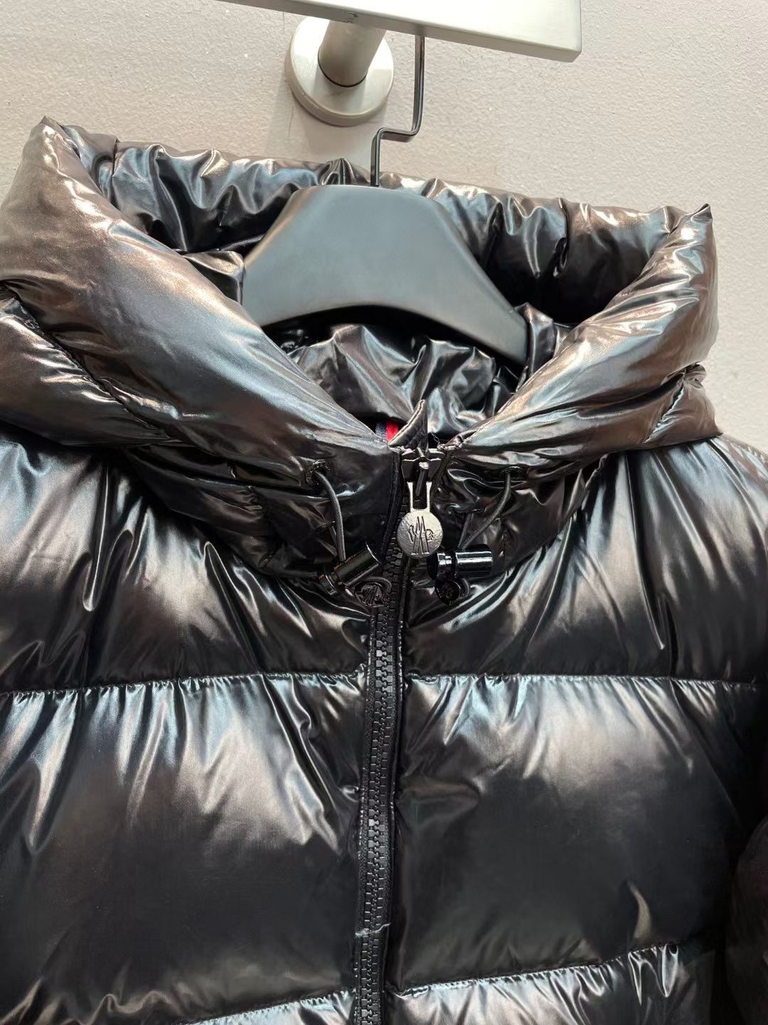 新款🌟出货啦📢！Moncle*秋冬经典Serin系列常规羽绒服，可拆卸连帽设计！充绒是最顶级的90白鹅绒