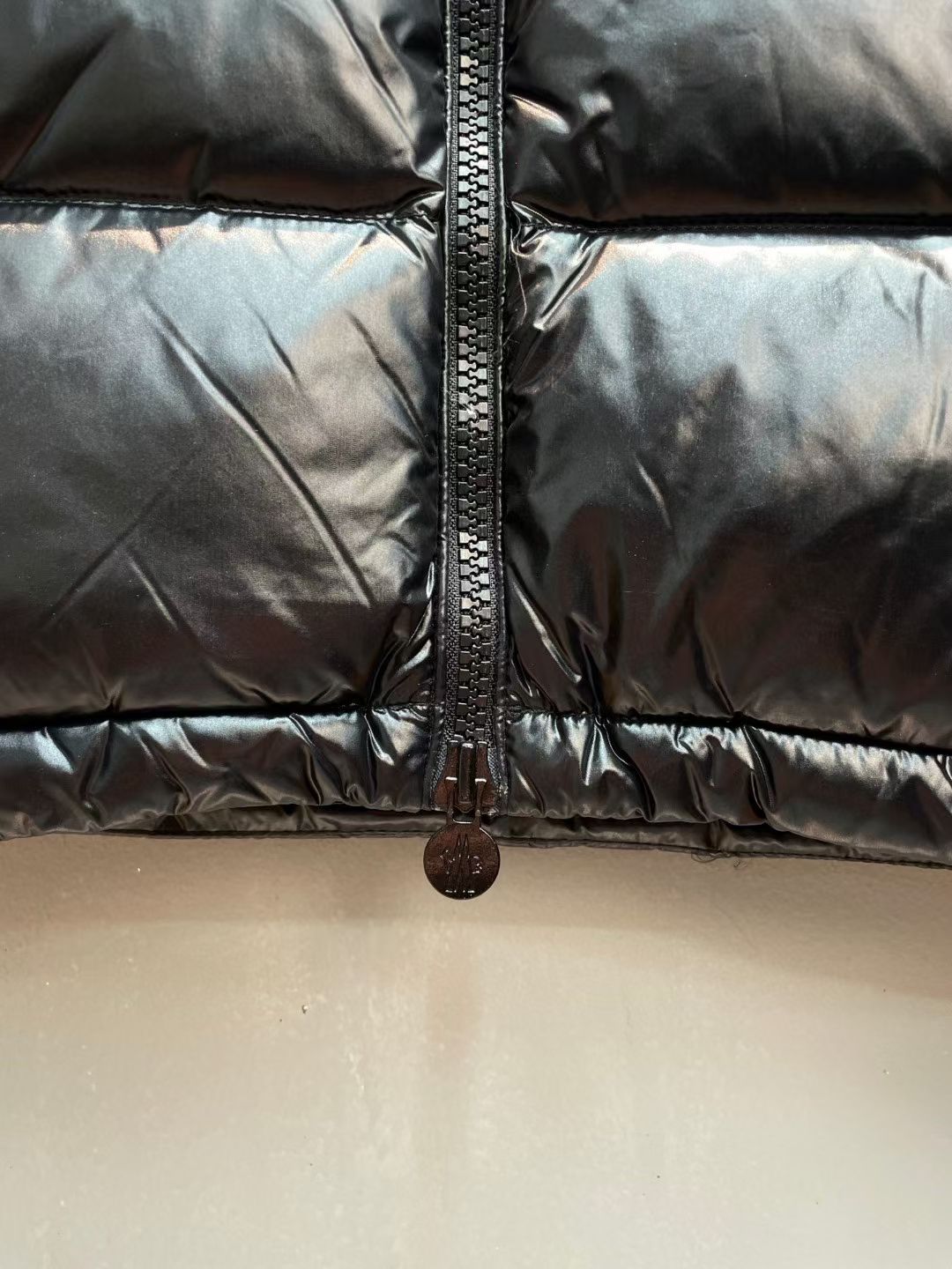 新款🌟出货啦📢！Moncle*秋冬经典Serin系列常规羽绒服，可拆卸连帽设计！充绒是最顶级的90白鹅绒