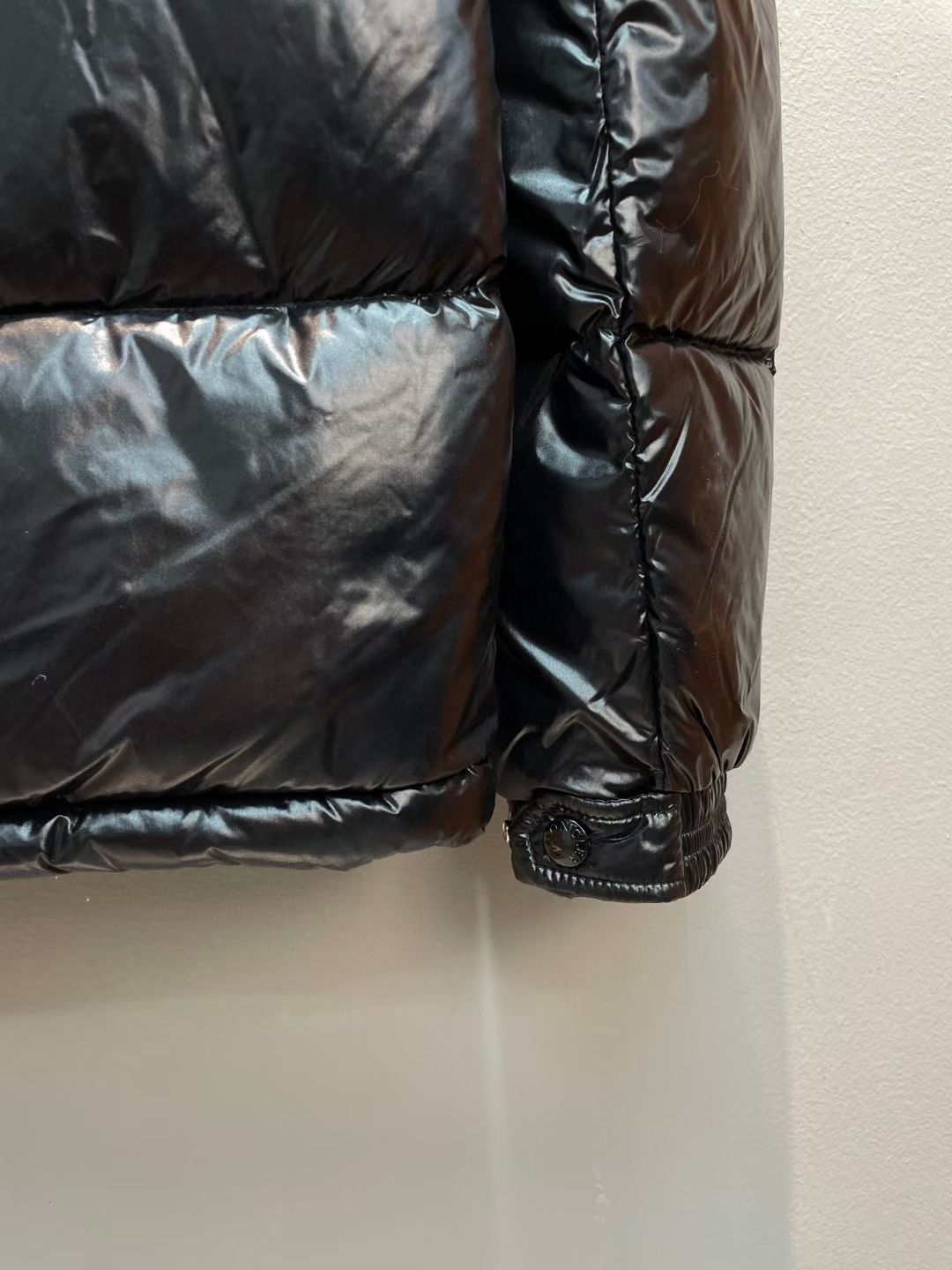 新款🌟出货啦📢！Moncle*秋冬经典Serin系列常规羽绒服，可拆卸连帽设计！充绒是最顶级的90白鹅绒