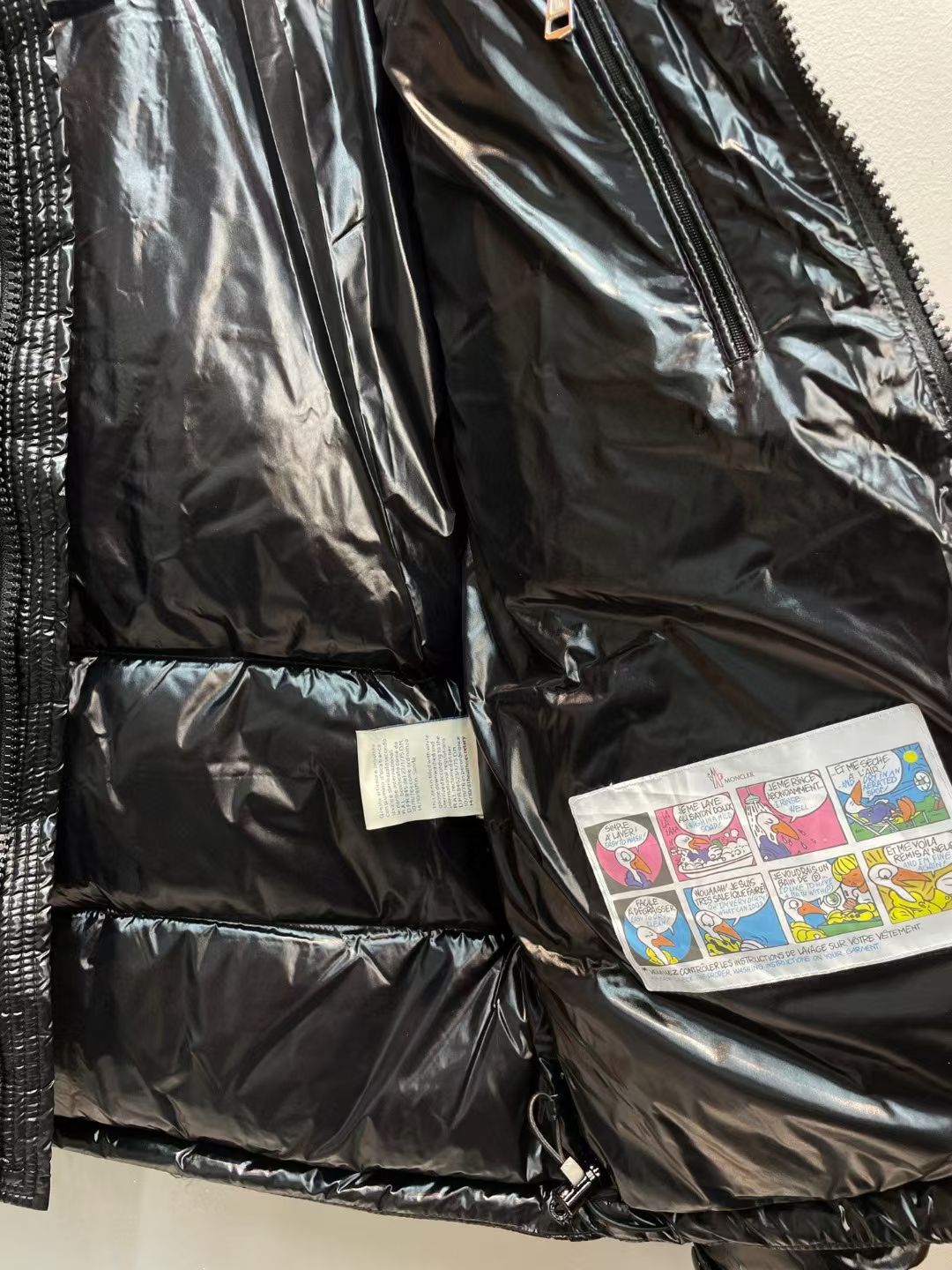 新款🌟出货啦📢！Moncle*秋冬经典Serin系列常规羽绒服，可拆卸连帽设计！充绒是最顶级的90白鹅绒