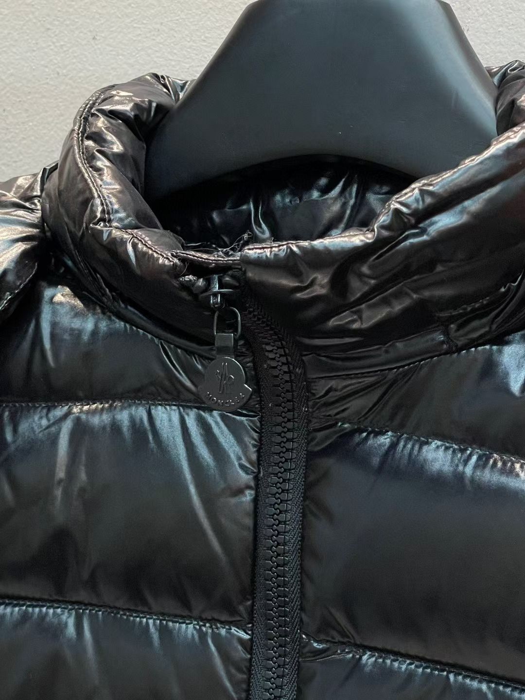 新款🌟出货啦📢！Moncle*秋冬经典Bady系列女童羽绒服，可拆卸连帽领设计，收腰版型！充绒是最顶级的