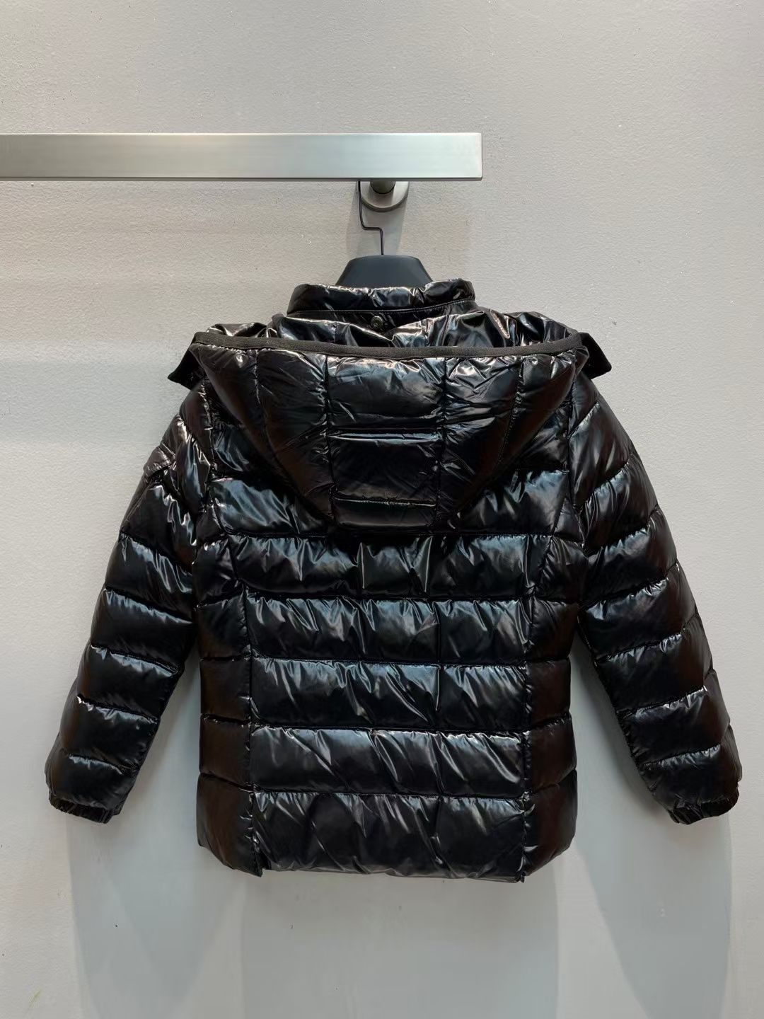 新款🌟出货啦📢！Moncle*秋冬经典Bady系列女童羽绒服，可拆卸连帽领设计，收腰版型！充绒是最顶级的