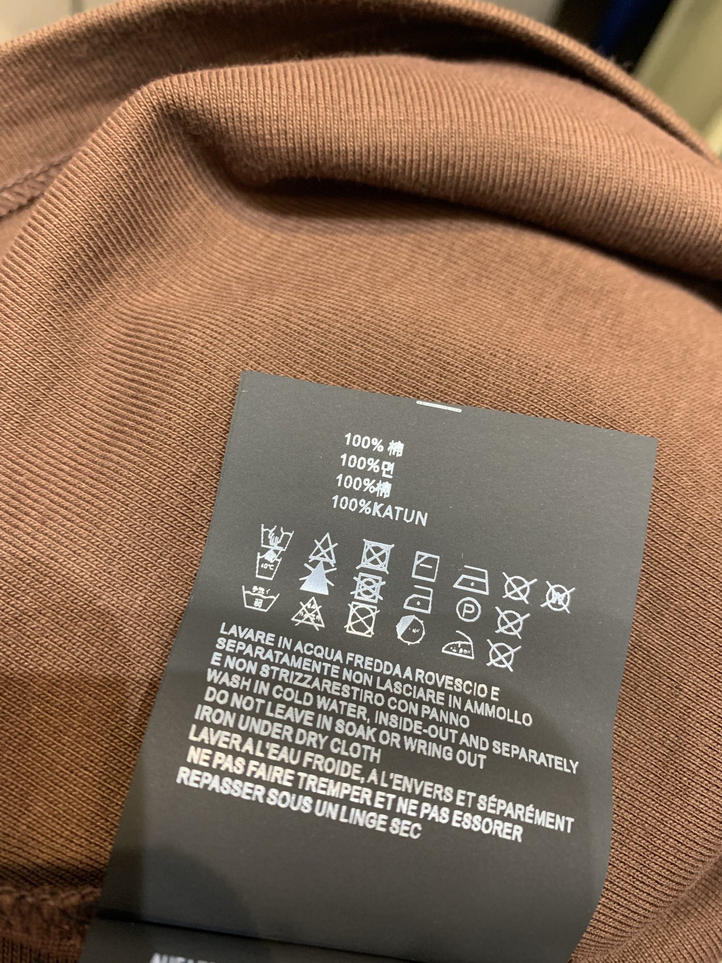 新款🔥出货啦📢 大货实拍 Prad*2025早秋新款时髦百搭三角标背心 螺纹工艺平纹针织背心，胸前三角标