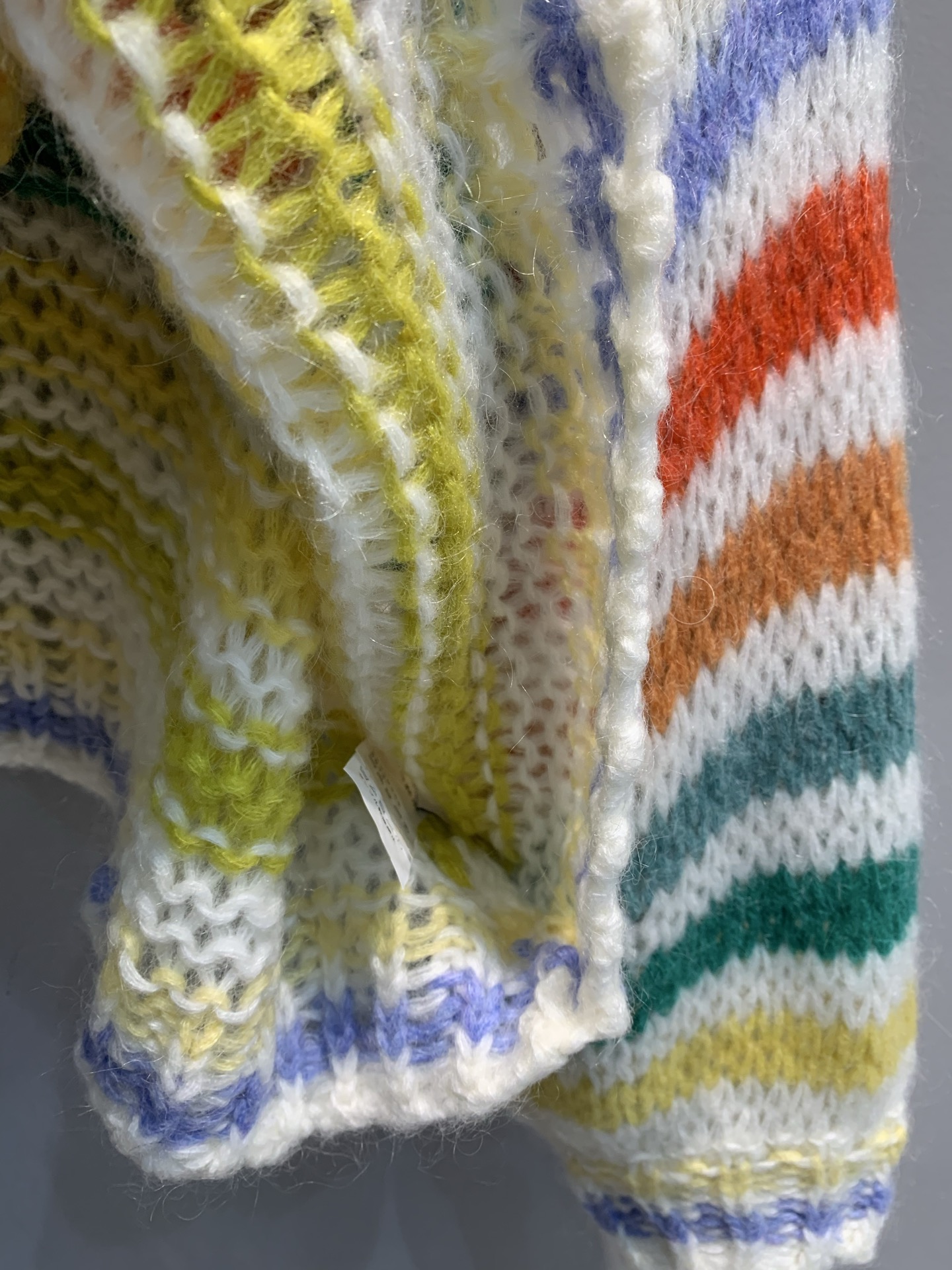 新款🔥出货啦📢 大货实拍 Loew*2025秋冬新款彩虹色马海毛毛衣 轻质地马海毛混纺 宽松阔版型，真正