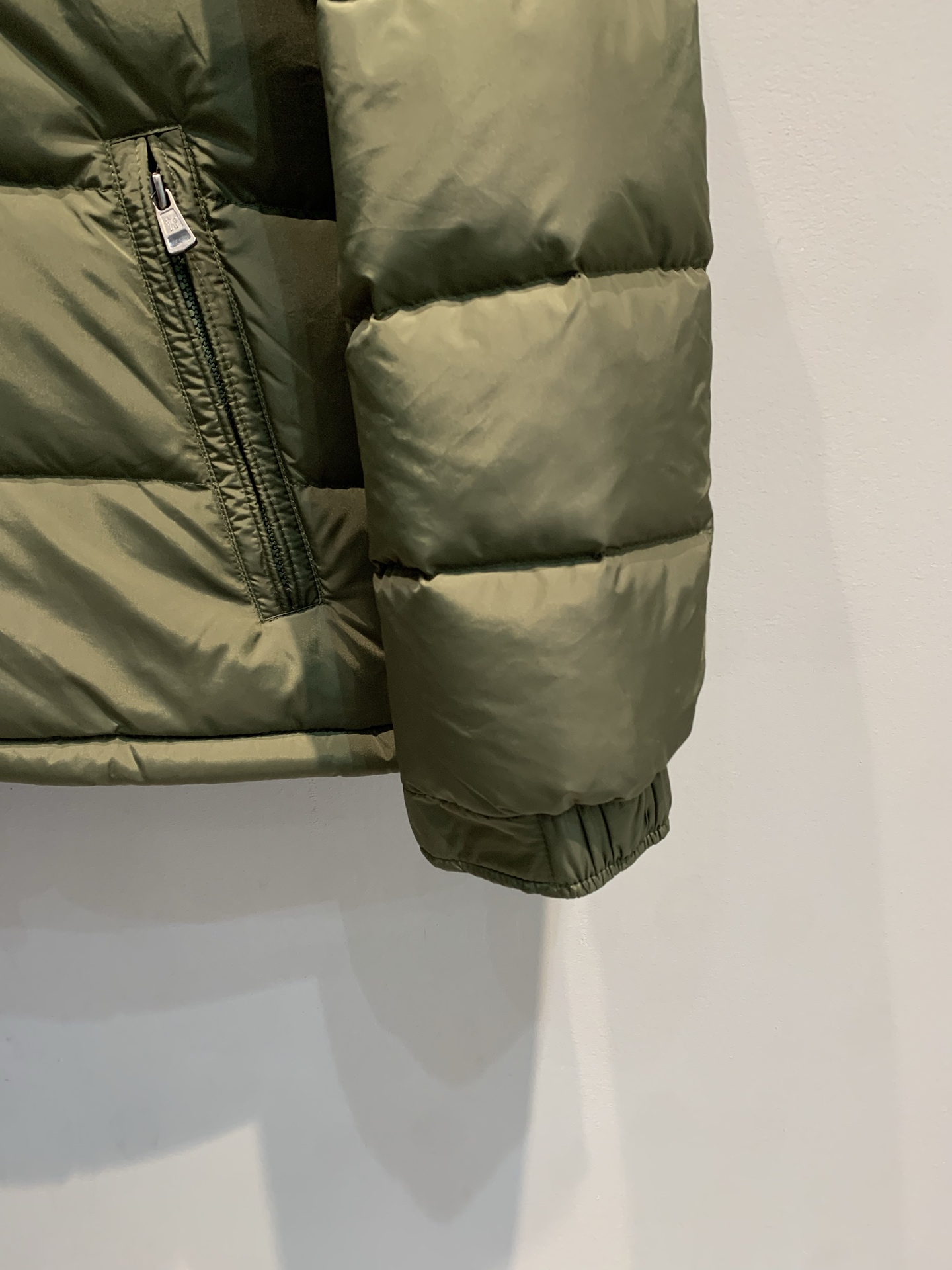 新款🔥出货啦📢 大货实拍 Moncle*2025秋冬新Maya哑光羽绒服，新哑光面料，填充国标95白鹅绒