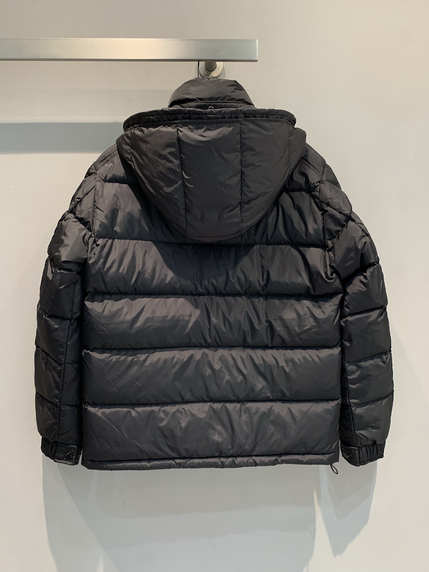 新款🔥出货啦📢 大货实拍 Moncle*2025秋冬新Maya哑光羽绒服，新哑光面料，填充国标95白鹅绒