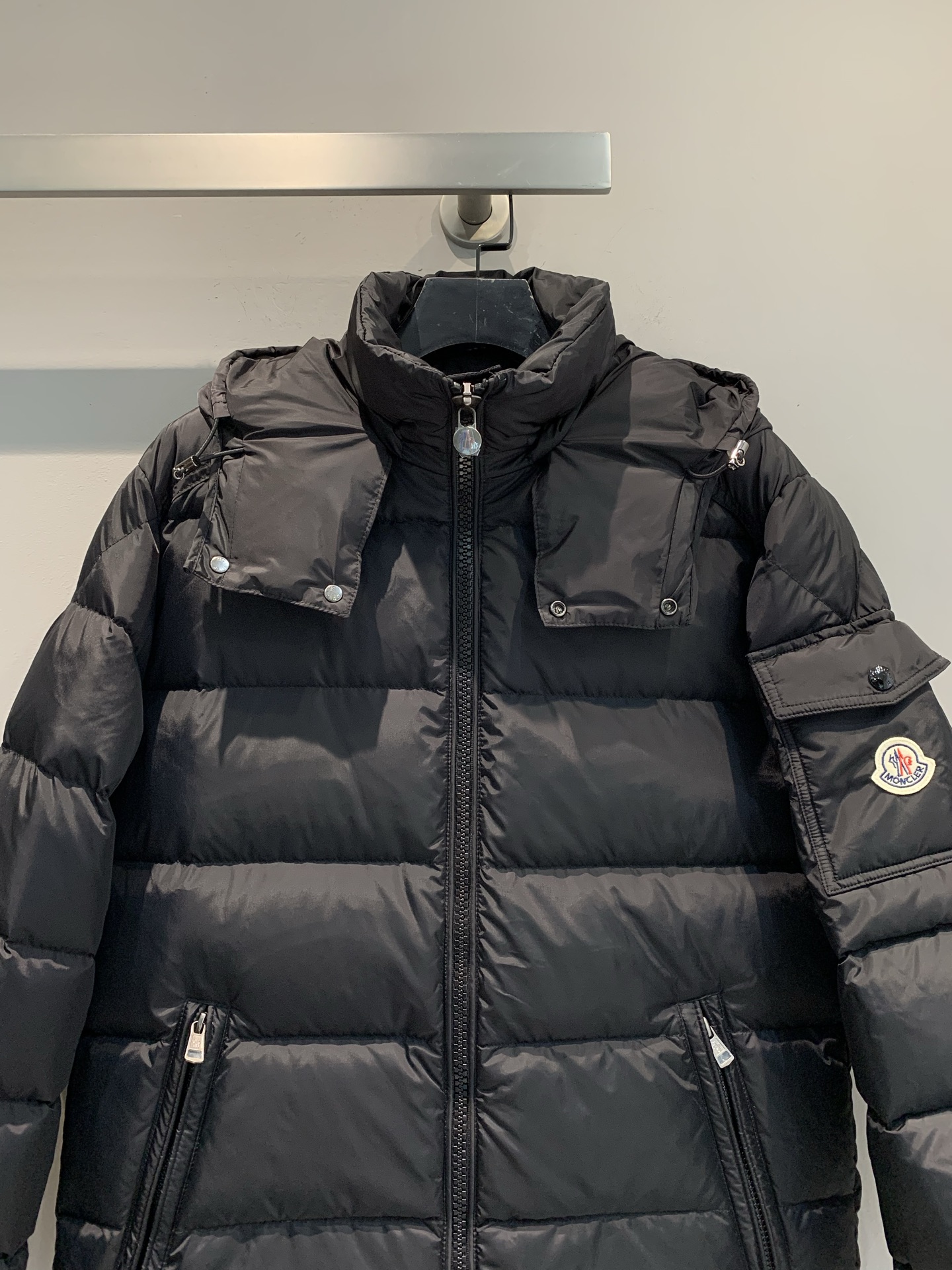 新款🔥出货啦📢 大货实拍 Moncle*2025秋冬新Maya哑光羽绒服，新哑光面料，填充国标95白鹅绒