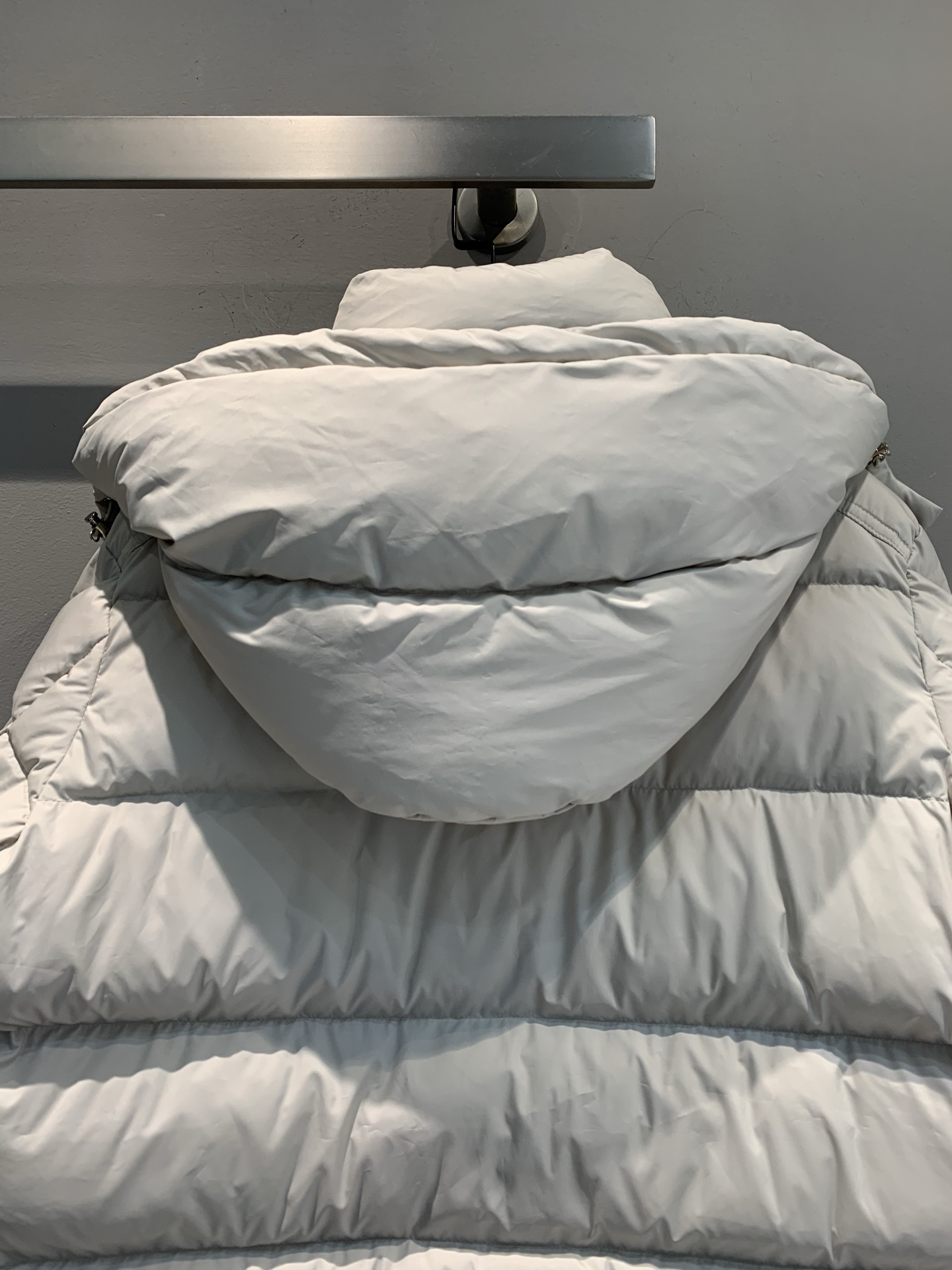 新款🔥出货啦📢 大货实拍 Moncle* 70周年限定MAYA系列羽绒服，高端聚酯纤维+高品质鹅绒填充，