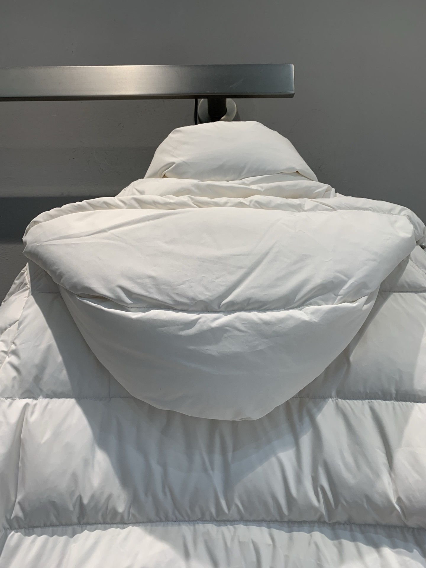 新款🔥出货啦📢 大货实拍 Moncle* 70周年限定MAYA系列羽绒服，高端聚酯纤维+高品质鹅绒填充，