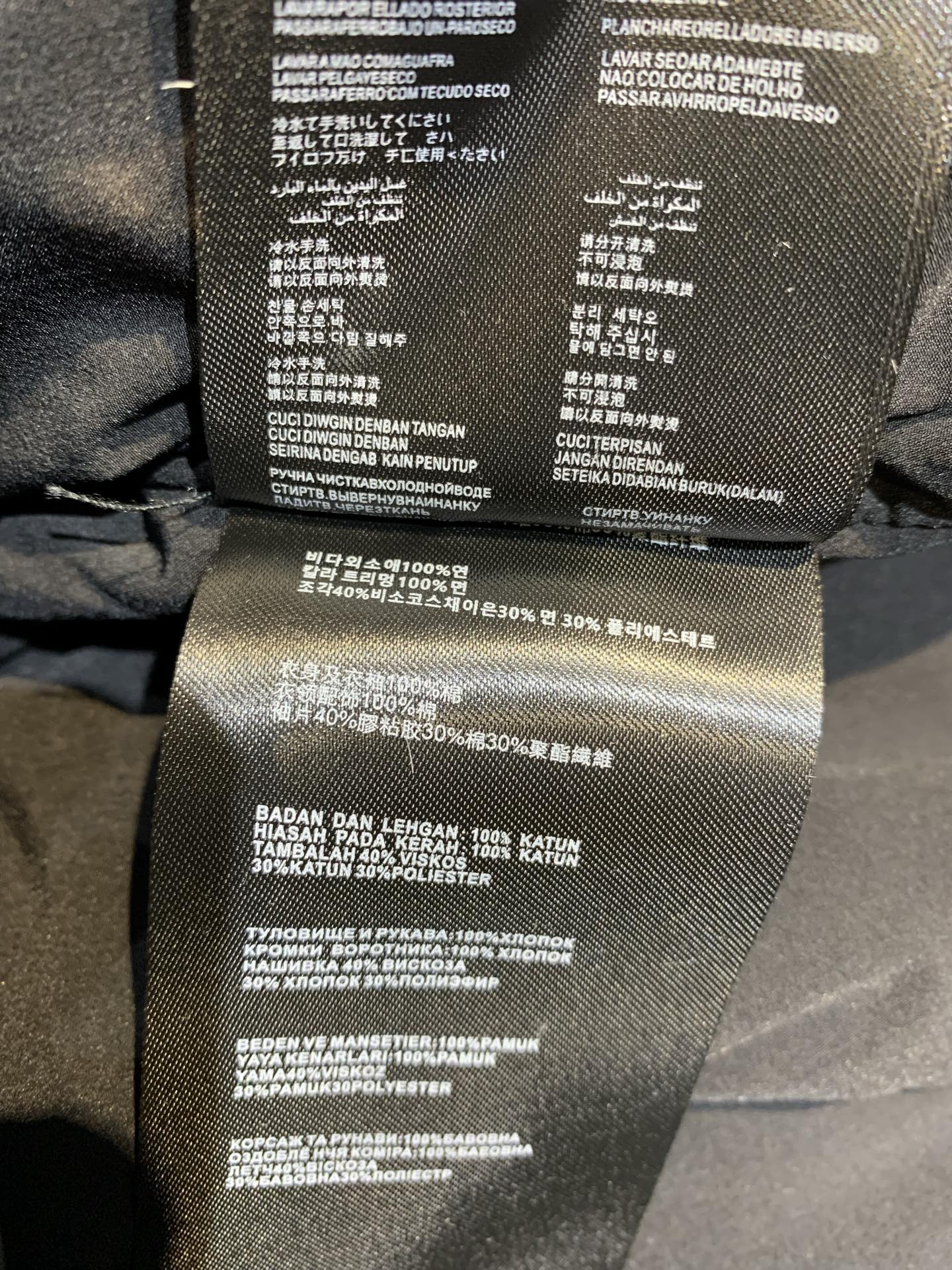 新款🔥出货啦📢 Prad*2025秋冬新款三角标立领男款羽绒服，光泽面料，质感满分又轻便! 立领+拉链设