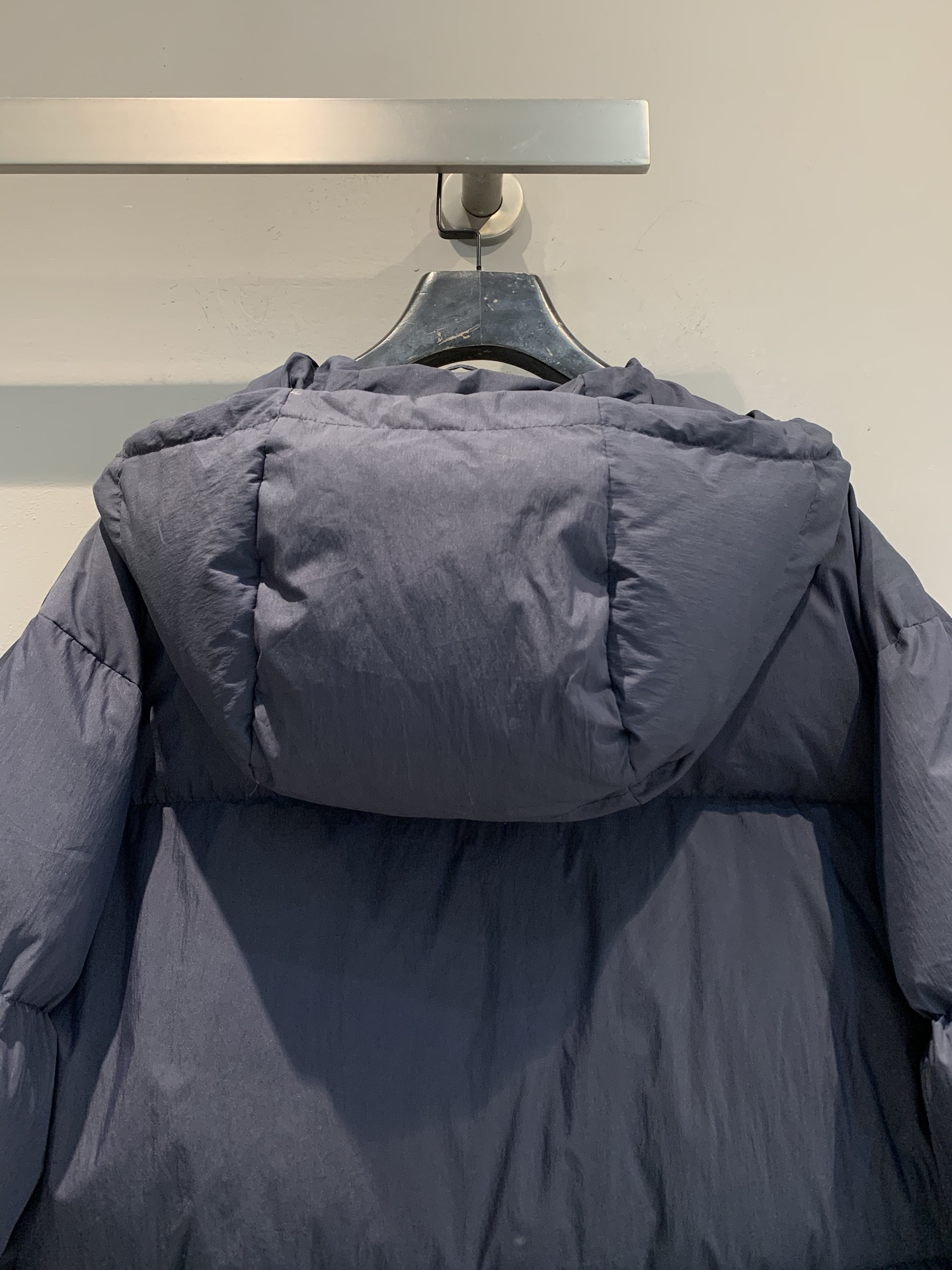 新款🔥出货啦📢 PradA*2025秋冬新款抽绳连帽大口袋羽绒服，填充高品质白鹅绒，保暖又轻盈，冬天穿超