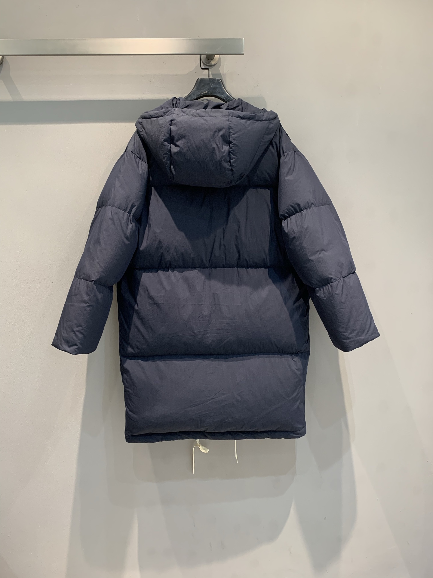 新款🔥出货啦📢 PradA*2025秋冬新款抽绳连帽大口袋羽绒服，填充高品质白鹅绒，保暖又轻盈，冬天穿超