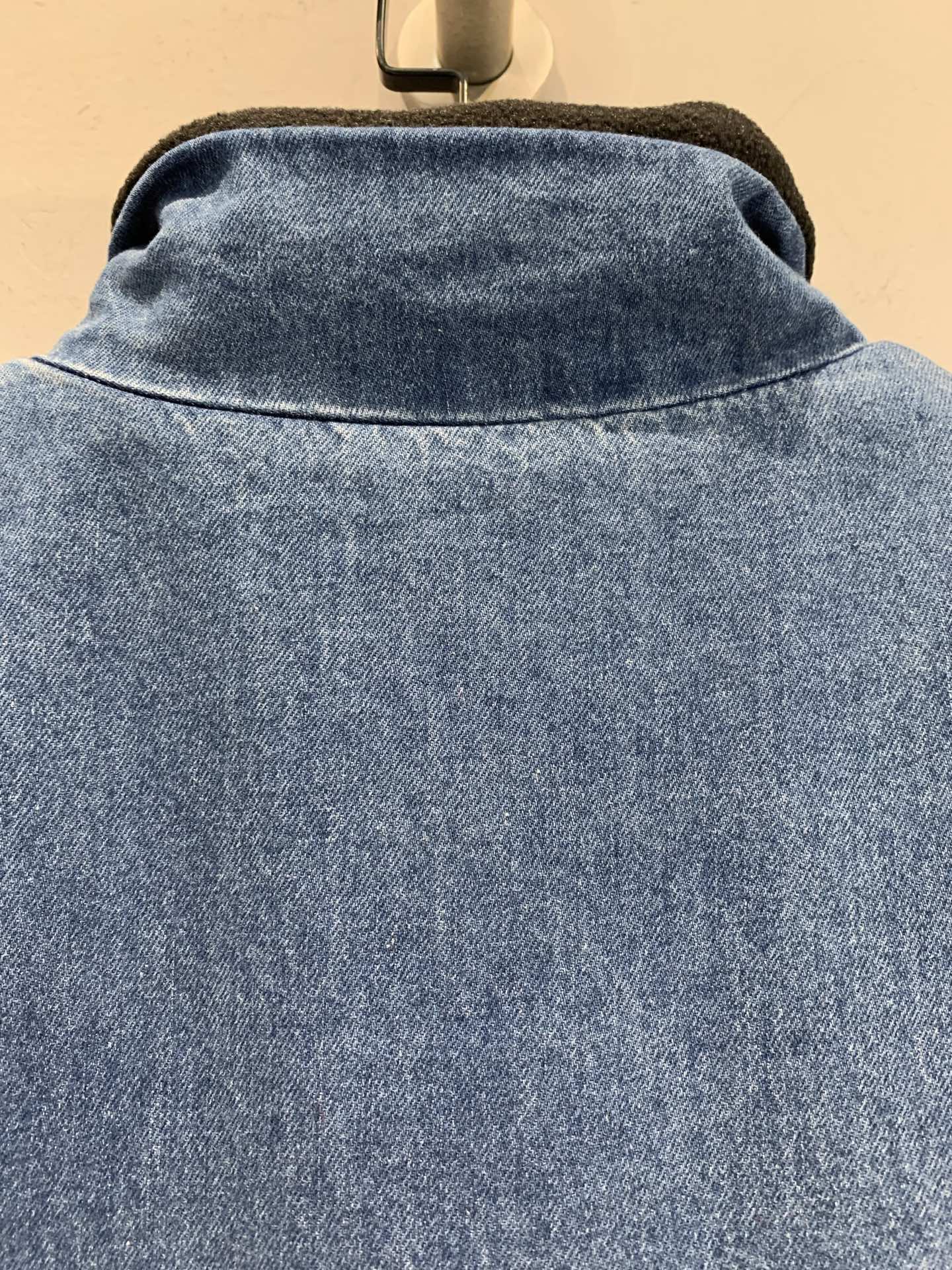 新款🔥出货啦📢 Miumi*2025秋冬新款学院风牛仔摇粒绒马甲，外层丹宁牛仔布+内里摇粒绒，保暖又舒适