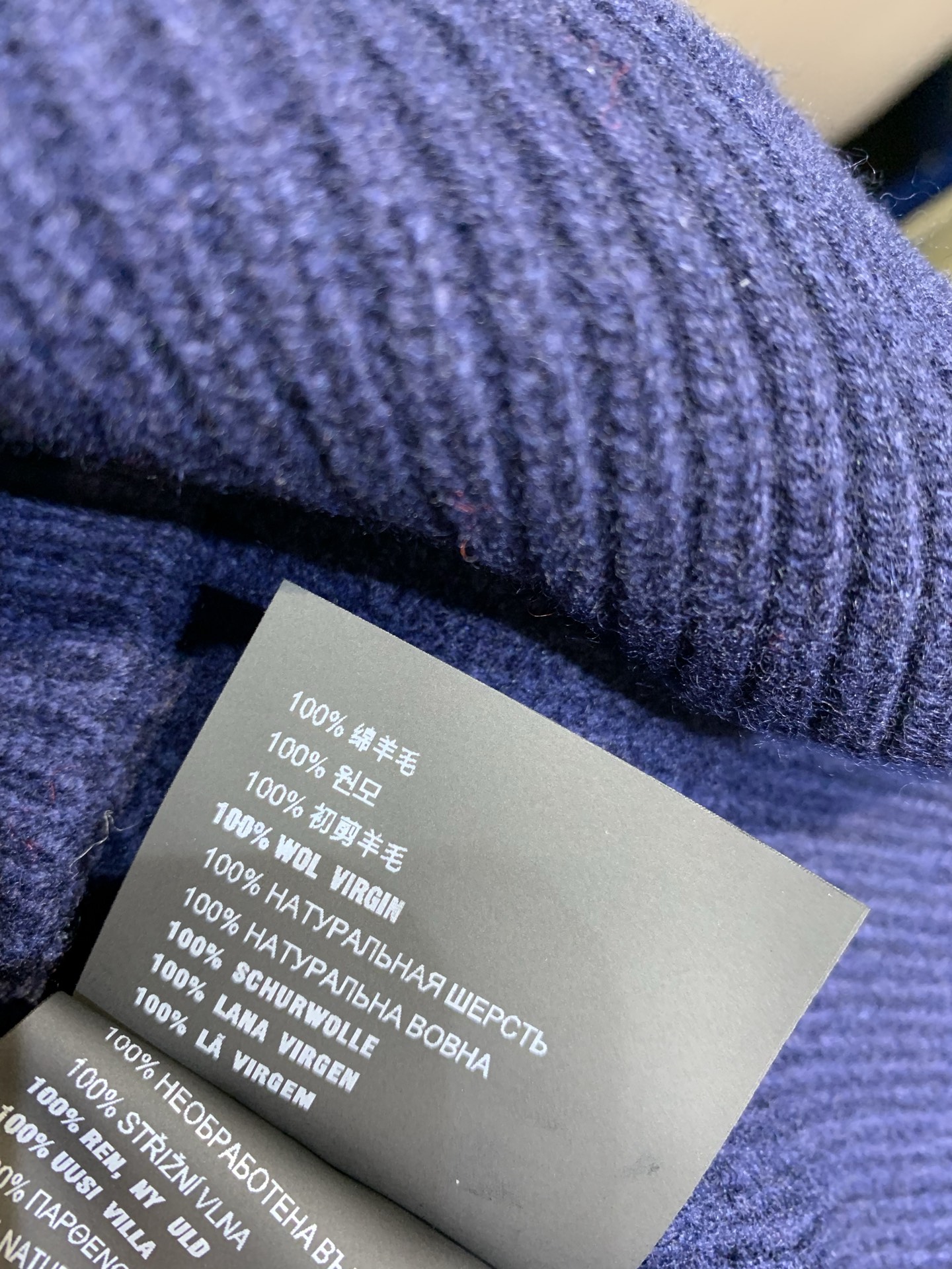 新款🔥出货啦📢 大货实拍 Miumi*2025秋冬新款麻花纹羊毛针织抹胸，柔软绵羊毛针织材质+经典麻花纹