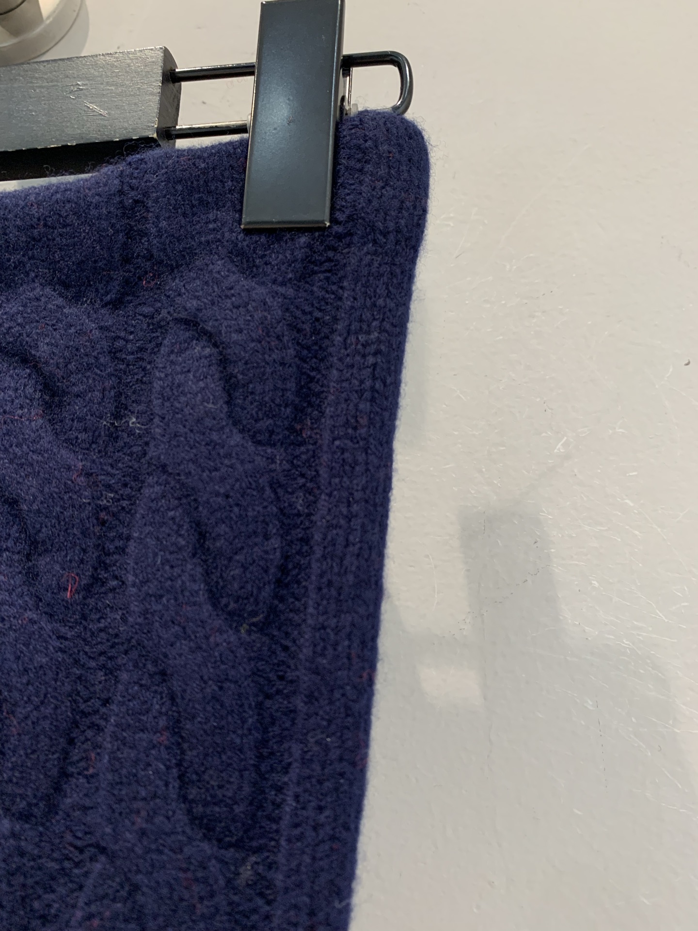 新款🔥出货啦📢 大货实拍 Miumi*2025秋冬新款麻花纹羊毛针织抹胸，柔软绵羊毛针织材质+经典麻花纹