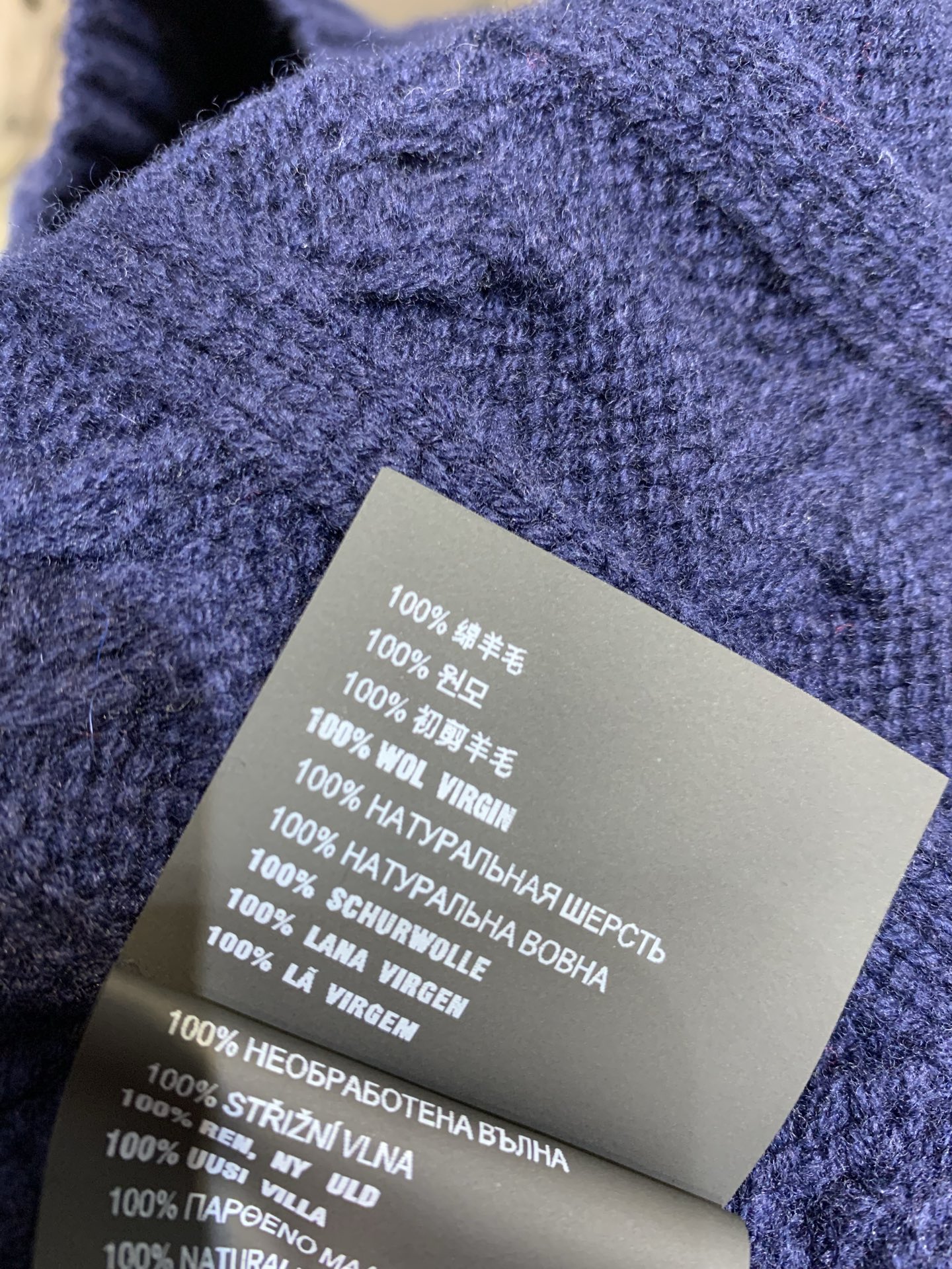 新款🔥出货啦📢 大货实拍 Miumi*2025秋冬新款绞花羊毛针织短裙，100%绵羊毛材质，柔软又保暖，