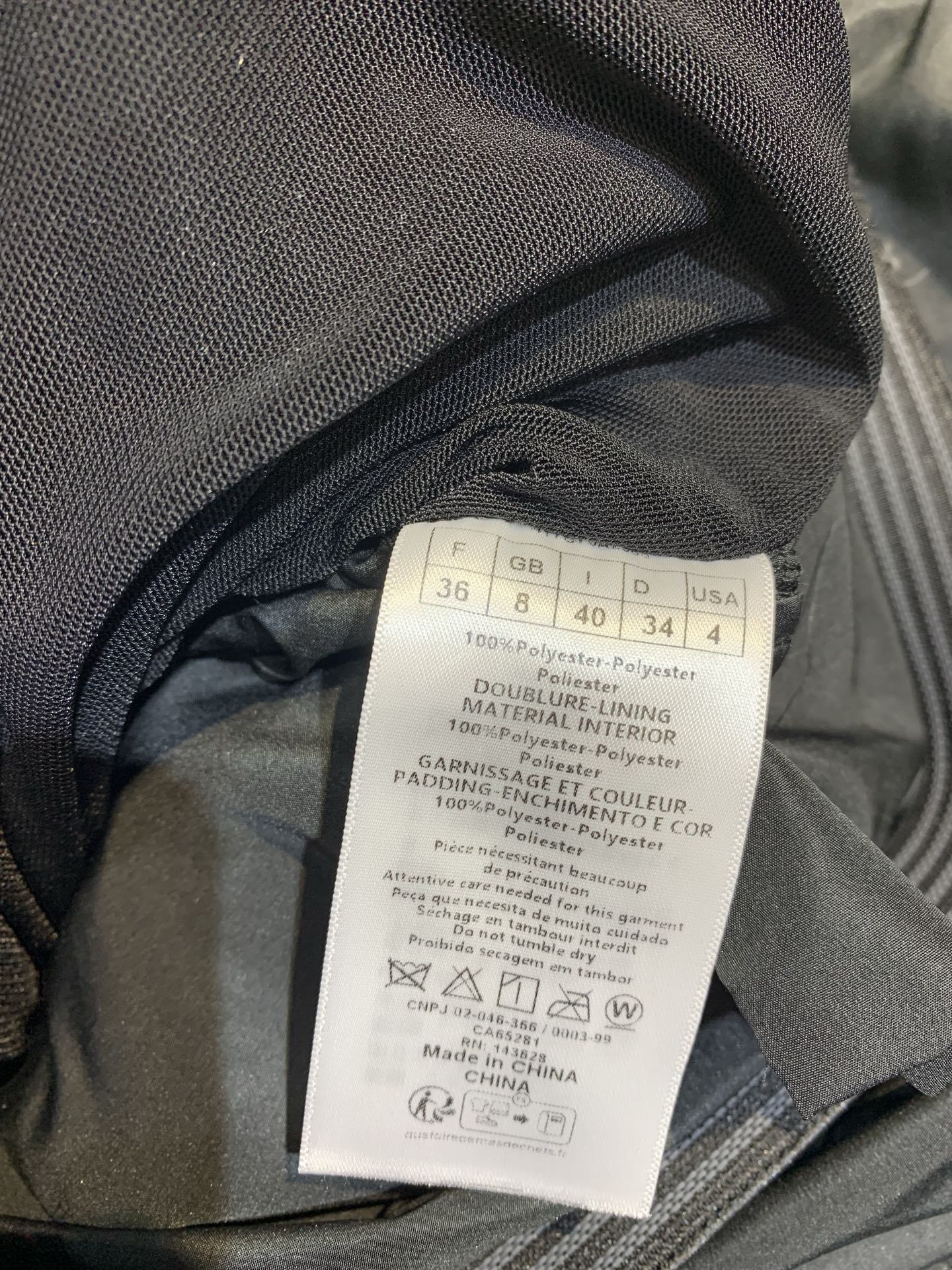 新款🔥出货啦📢 CD2025秋冬新款Alps滑雪系列立领收腰老花羽绒服。黑色绗缝塔夫绸面料+Obliqu