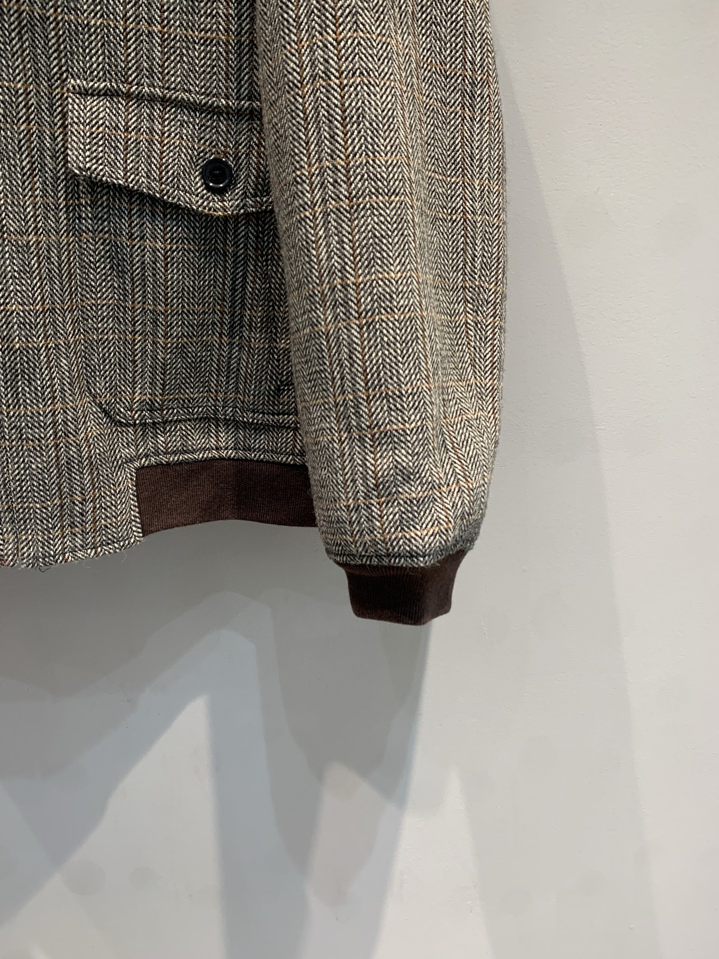 新款🔥出货啦📢 Miumi*2025秋冬新款复古时髦羊羔毛领格纹羊毛外套，经典格纹+羊羔毛领，可拆卸设计