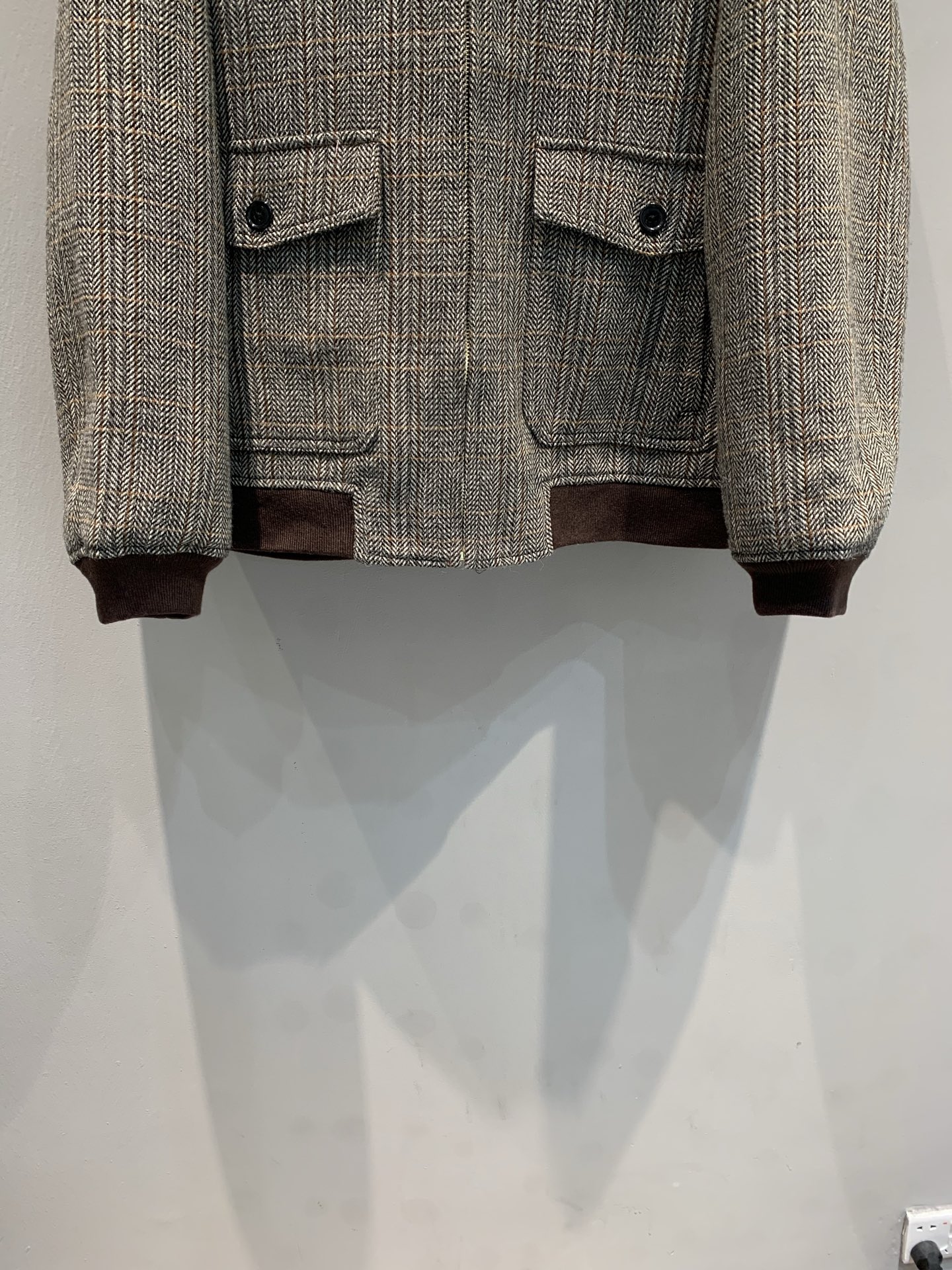 新款🔥出货啦📢 Miumi*2025秋冬新款复古时髦羊羔毛领格纹羊毛外套，经典格纹+羊羔毛领，可拆卸设计