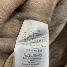 新款🔥出货啦📢 原版开发 CD秋冬新款圆领老花短外套,采用澳洲进口绵羊毛真丝混纺面料,柔软又保暖,秋冬穿 新款🔥出货啦📢 原版开发 CD秋冬新款圆领老花短外套,采用澳洲进口绵羊毛真丝混纺面料,柔软又保暖,秋冬穿
