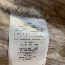 新款🔥出货啦📢 原版开发 CD秋冬新款浴袍式老花短款大衣,采用澳洲进口绵羊毛真丝混纺面料,柔软又保暖,秋 新款🔥出货啦📢 原版开发 CD秋冬新款浴袍式老花短款大衣,采用澳洲进口绵羊毛真丝混纺面料,柔软又保暖,秋