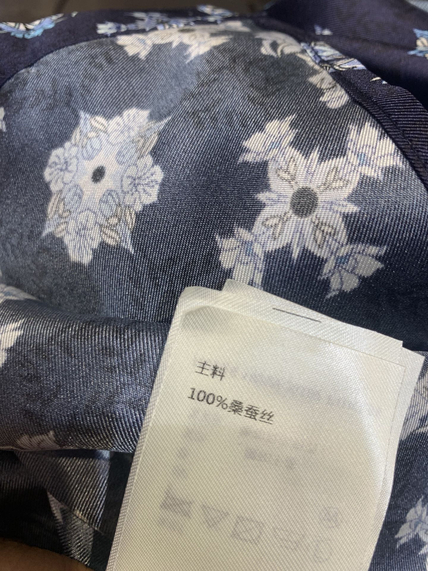 新款 原版开发 L家春夏系列经典Monogram老花衬衫，深蓝底色+白色花纹，品牌辨识度超高✨。高品质棉