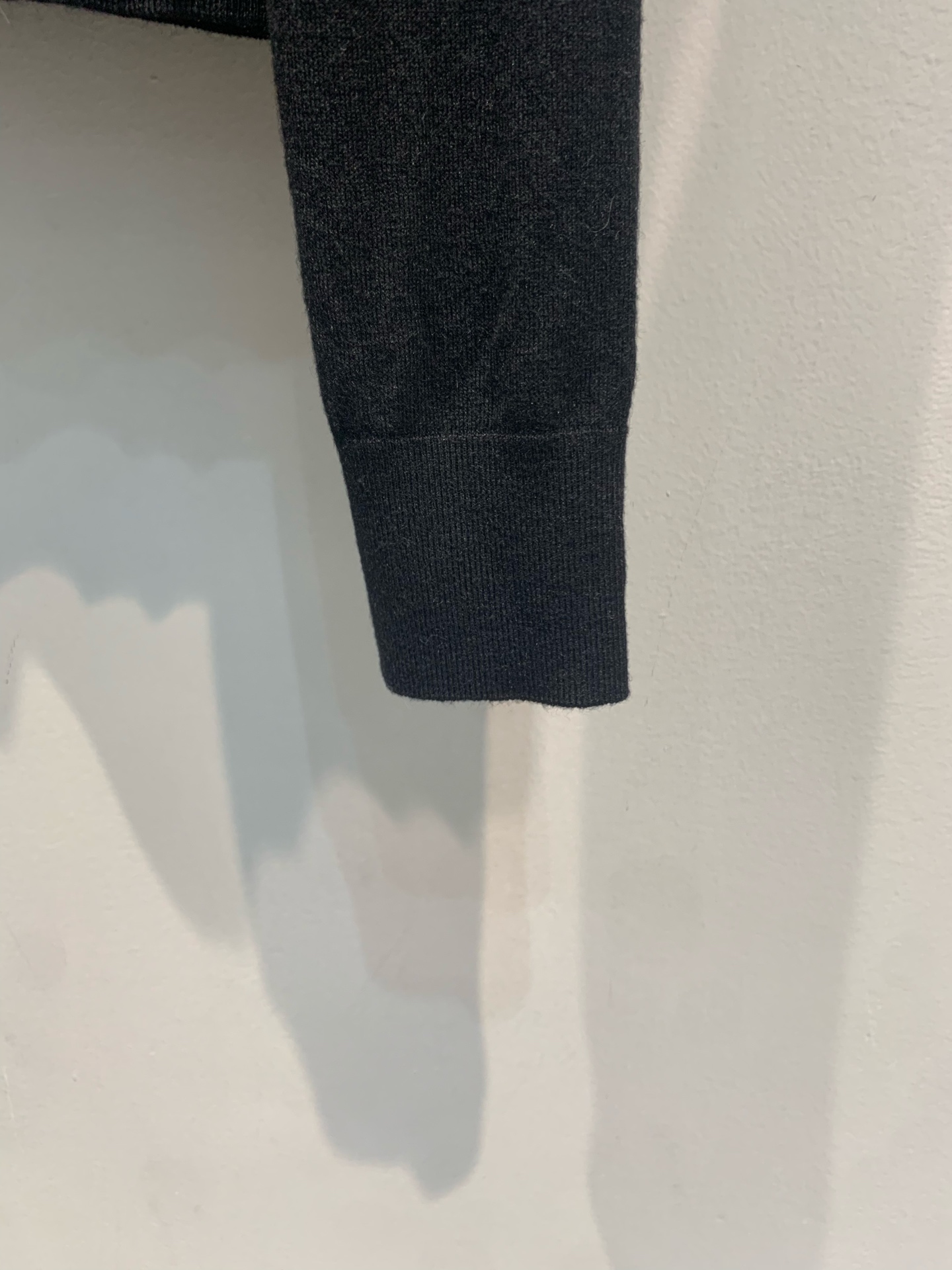 新款🆕 原版开发 Celin*早春新款学院风撞色领Polo衫，70%羊毛+30%桑蚕丝混纺，柔软亲肤，穿