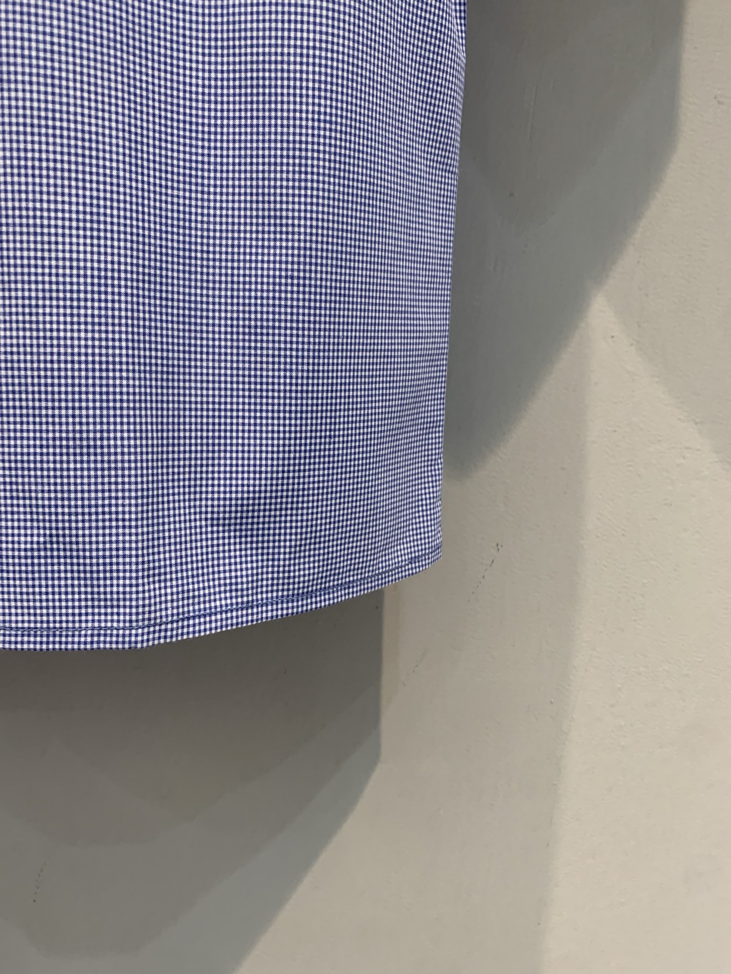 新款 原版开发 Miumi*春夏系列学院风格纹衬衫，棉质府绸材质，柔软舒适，夏天穿超清爽！娃娃领+白色刺