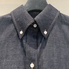 新款🆕 原版开发 TB春夏新款织带翻领牛仔衬衫。选用日本赤耳单宁,手感柔软舒适,贴身穿也很友好。深牛仔色 新款🆕 原版开发 TB春夏新款织带翻领牛仔衬衫。选用日本赤耳单宁,手感柔软舒适,贴身穿也很友好。深牛仔色