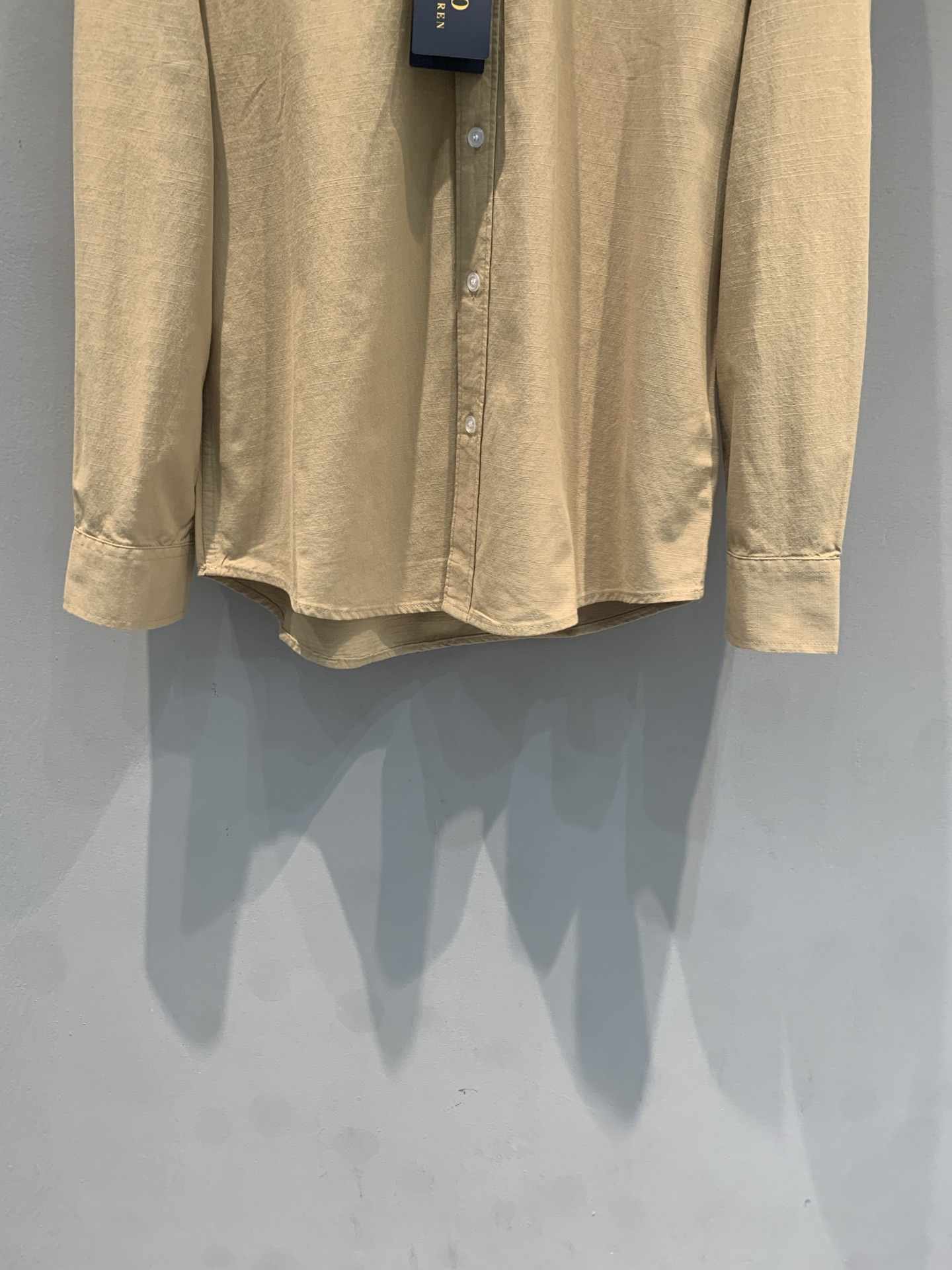 新款🆕 拉夫劳伦春夏系列刺绣logo纯棉衬衫。100%纯棉材质，轻薄透气，春夏穿超舒服！经典翻领+蓝色小