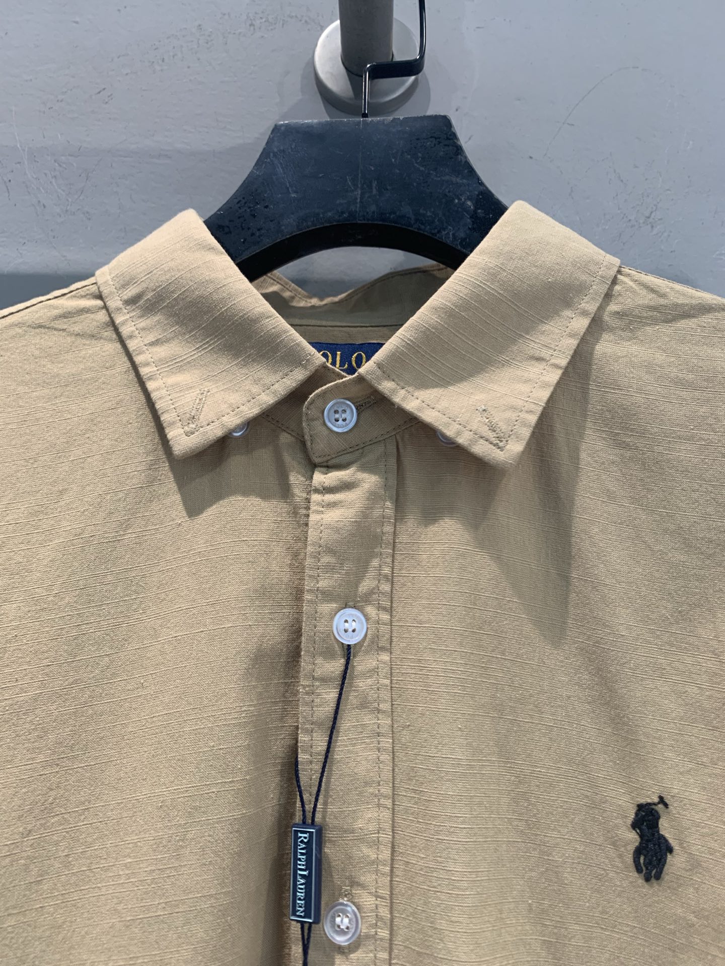 新款🆕 拉夫劳伦春夏系列刺绣logo纯棉衬衫。100%纯棉材质，轻薄透气，春夏穿超舒服！经典翻领+蓝色小