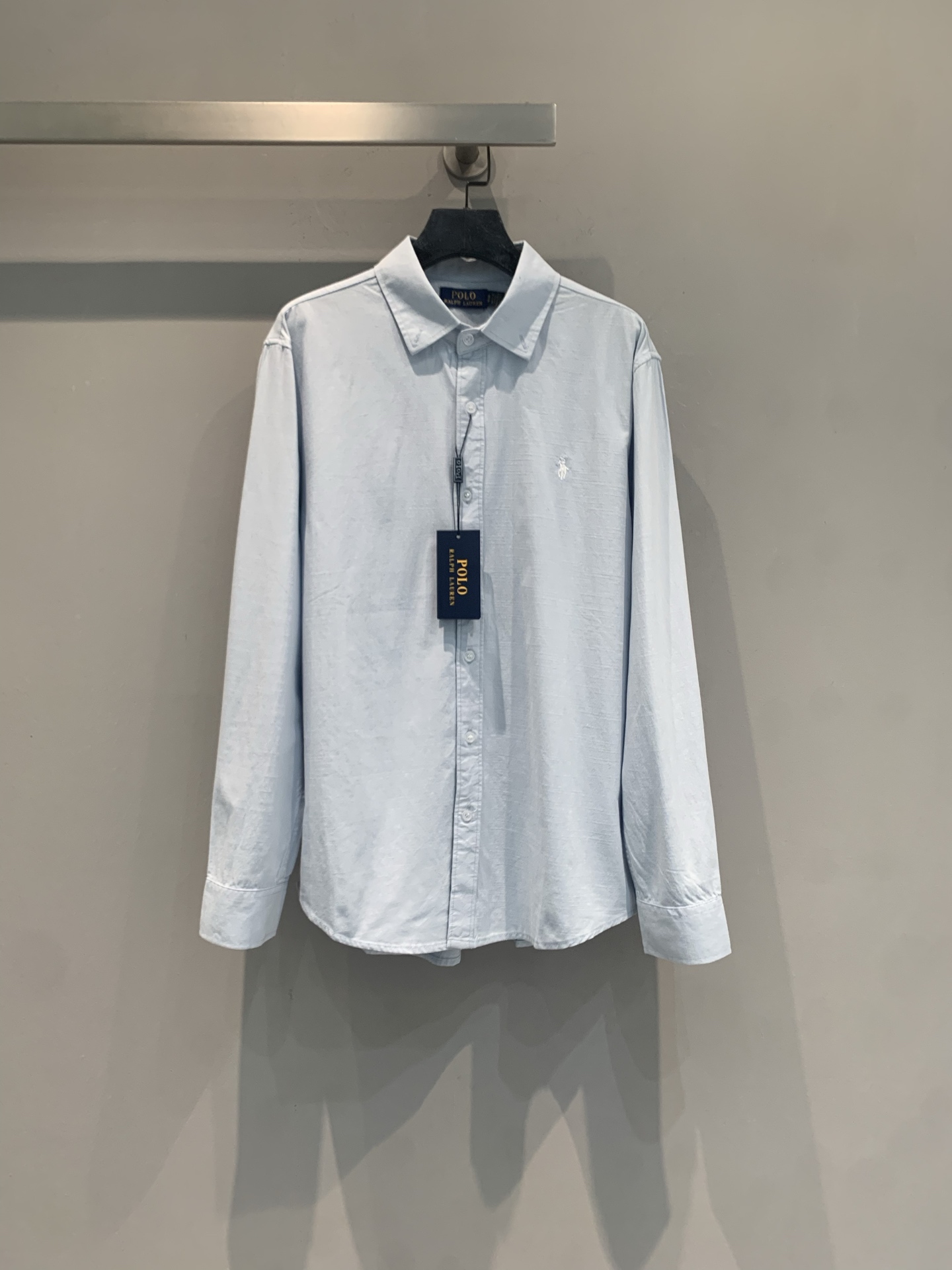 新款🆕 拉夫劳伦春夏系列刺绣logo纯棉衬衫。100%纯棉材质，轻薄透气，春夏穿超舒服！经典翻领+蓝色小