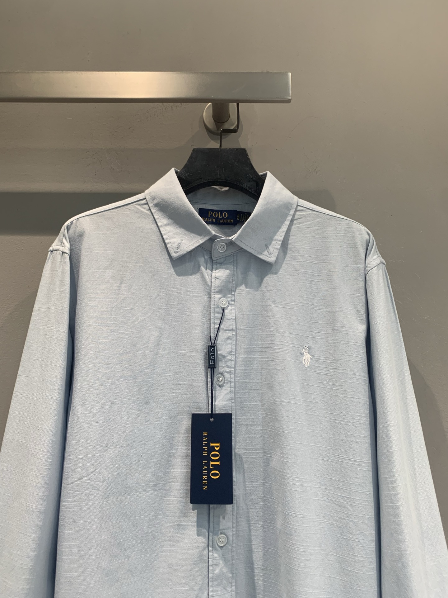 新款🆕 拉夫劳伦春夏系列刺绣logo纯棉衬衫。100%纯棉材质，轻薄透气，春夏穿超舒服！经典翻领+蓝色小