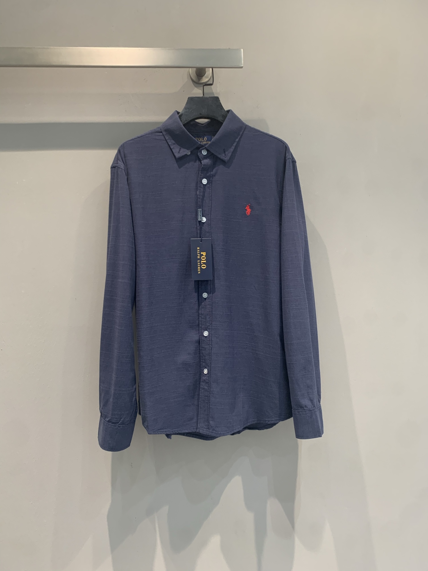 新款🆕 拉夫劳伦春夏系列刺绣logo纯棉衬衫。100%纯棉材质，轻薄透气，春夏穿超舒服！经典翻领+蓝色小