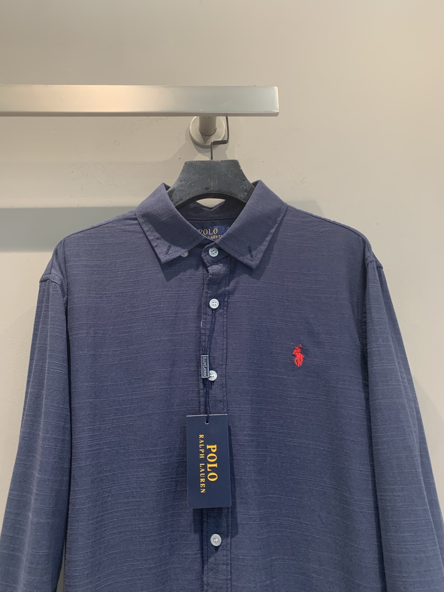 新款🆕 拉夫劳伦春夏系列刺绣logo纯棉衬衫。100%纯棉材质，轻薄透气，春夏穿超舒服！经典翻领+蓝色小