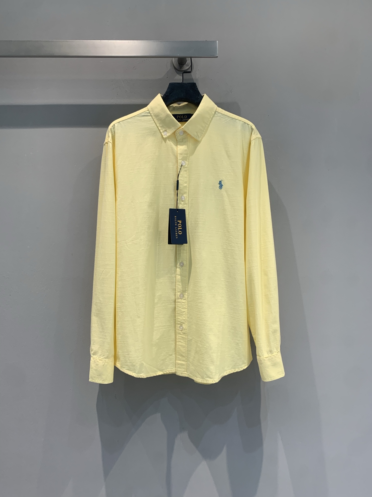 新款🆕 拉夫劳伦春夏系列刺绣logo纯棉衬衫。100%纯棉材质，轻薄透气，春夏穿超舒服！经典翻领+蓝色小