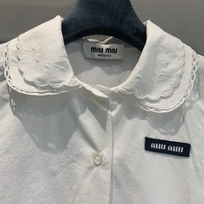 新款🆕 原版开发 Miumi*春夏系列娃娃领无袖连衣裙,采用轻盈透气棉质面料,夏天穿超舒服!无袖+娃娃领 新款🆕 原版开发 Miumi*春夏系列娃娃领无袖连衣裙,采用轻盈透气棉质面料,夏天穿超舒服!无袖+娃娃领