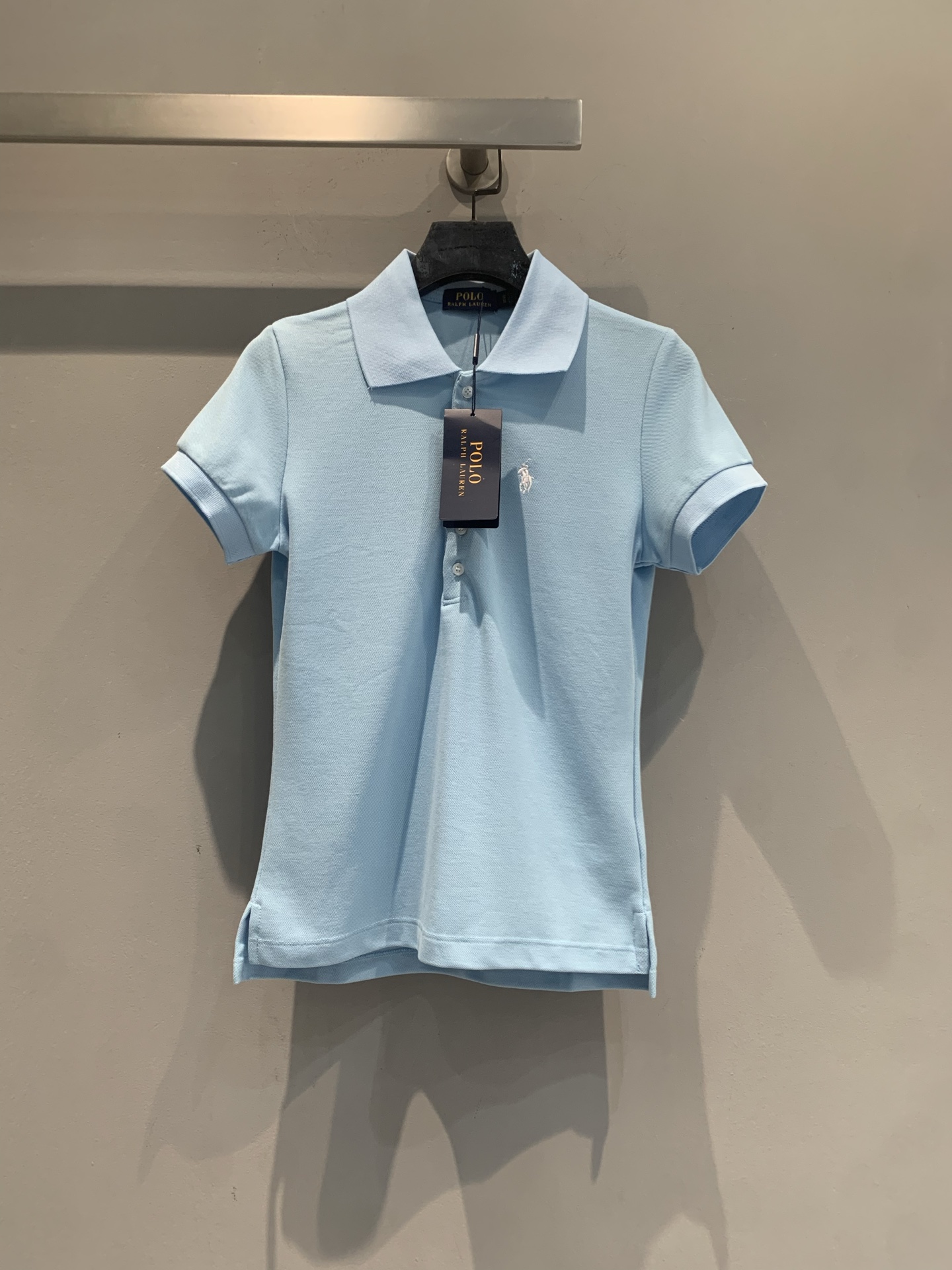 新款🆕 拉夫劳伦春夏系列小马刺绣珠地棉Polo衫，采用透气吸汗的珠地棉材质，夏天穿超舒服！胸前蓝色小马刺