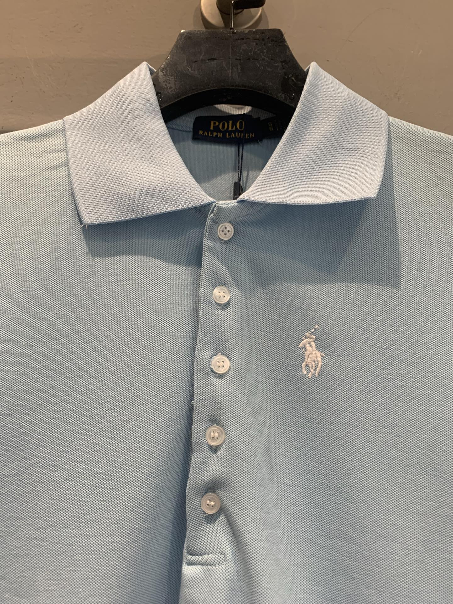 新款🆕 拉夫劳伦春夏系列小马刺绣珠地棉Polo衫，采用透气吸汗的珠地棉材质，夏天穿超舒服！胸前蓝色小马刺