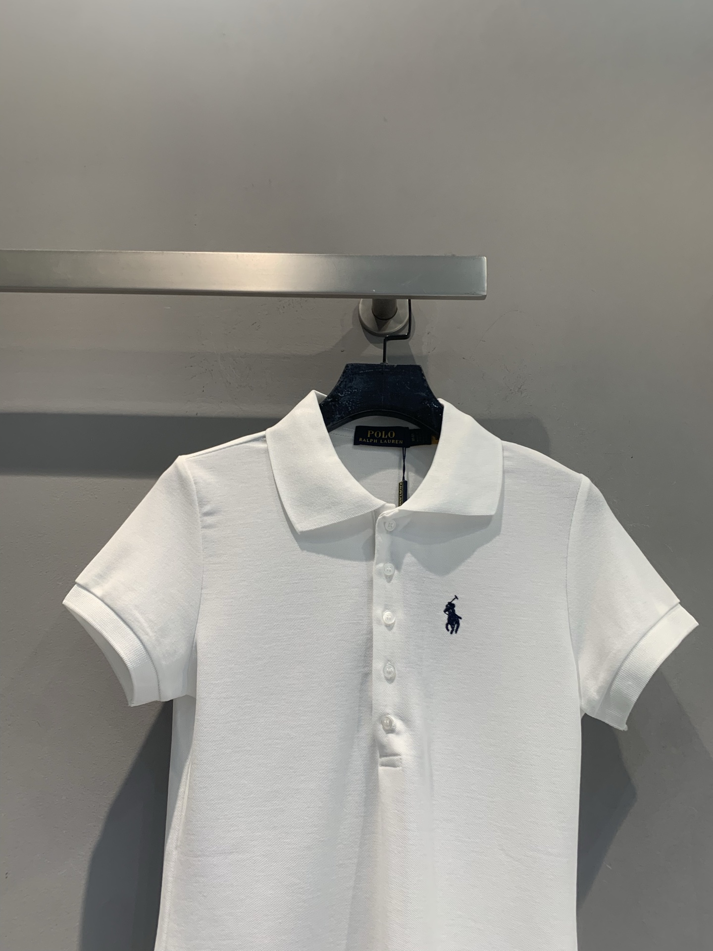 新款🆕 拉夫劳伦春夏系列小马刺绣珠地棉Polo衫，采用透气吸汗的珠地棉材质，夏天穿超舒服！胸前蓝色小马刺