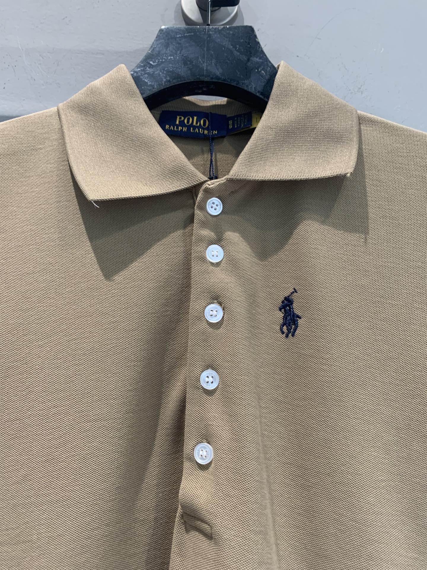 新款🆕 拉夫劳伦春夏系列小马刺绣珠地棉Polo衫，采用透气吸汗的珠地棉材质，夏天穿超舒服！胸前蓝色小马刺