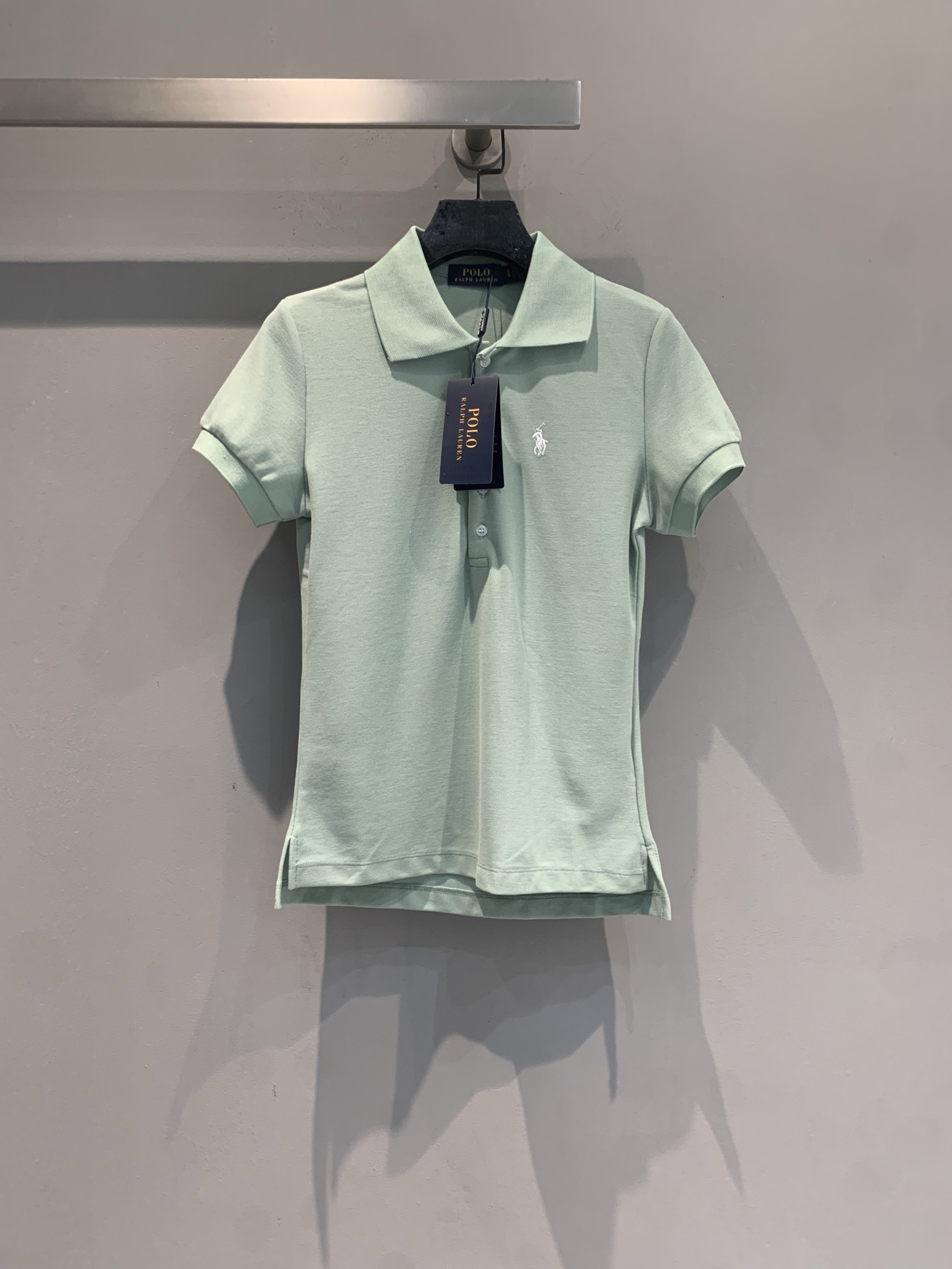 新款🆕 拉夫劳伦春夏系列小马刺绣珠地棉Polo衫，采用透气吸汗的珠地棉材质，夏天穿超舒服！胸前蓝色小马刺