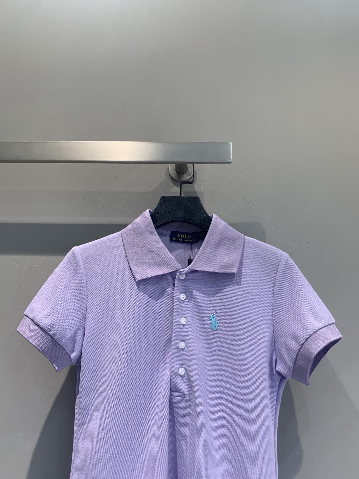 新款🆕 拉夫劳伦春夏系列小马刺绣珠地棉Polo衫，采用透气吸汗的珠地棉材质，夏天穿超舒服！胸前蓝色小马刺