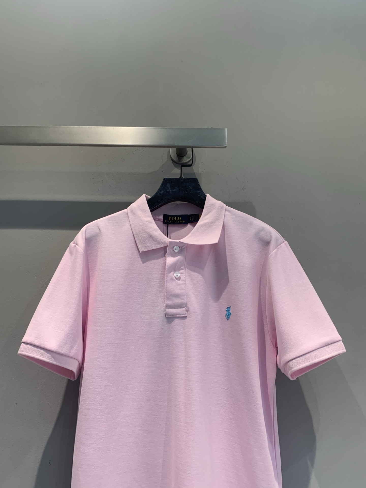 新款🆕 拉夫劳伦春夏系列小马刺绣珠地棉Polo衫，采用透气吸汗的珠地棉材质，夏天穿超舒服！胸前蓝色小马刺