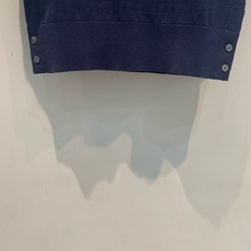 新款🆕 TB早春新款网球刺绣针织POLO衫,深海军蓝配色+左胸交叉网球刺绣,运动感满满🎾。袖口四条杠是品 新款🆕 TB早春新款网球刺绣针织POLO衫,深海军蓝配色+左胸交叉网球刺绣,运动感满满🎾。袖口四条杠是品