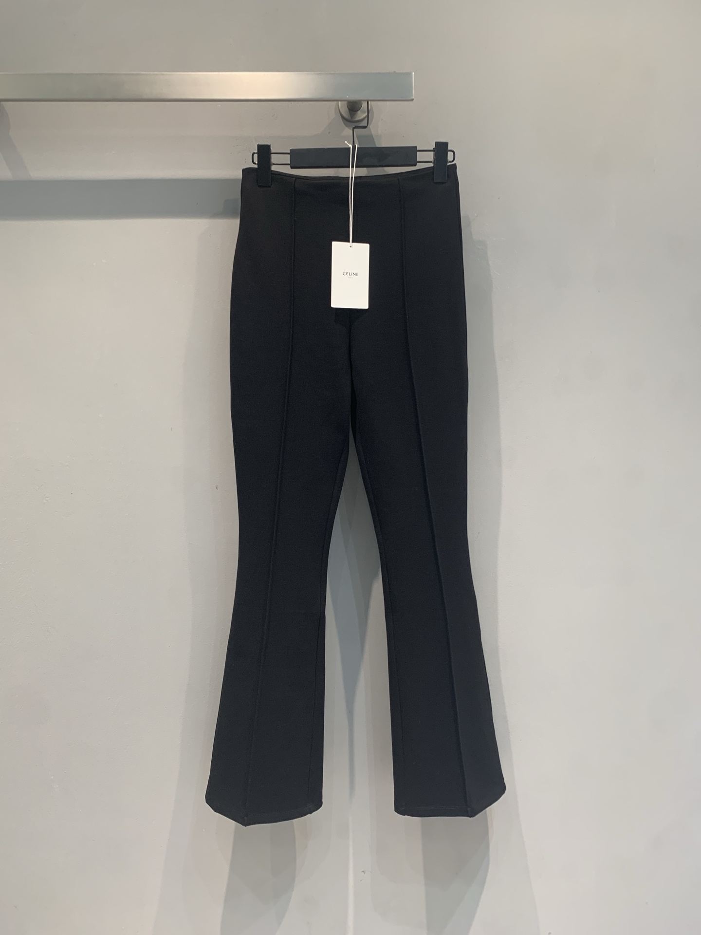 NO:837932,The new model has been shipped. The original development of Celin* new spring and summer fashionable and versatile high-waisted slightly booted yoga pants. High-waisted design, modified waistline, elongated leg proportions, the booted pants type is super slim, and pear-shaped body friendly!  The fabric is stretchy and comfortable, and has a perfect drape. It can be easily used for daily commuting, fitness, and leisure. The black color is versatile and looks good with any sweater or shirt. It is practical and fashionable, so sisters, close your eyes and enjoy it!  Size SML,,celine,hoodie,sweatshirts,shirts,19860909新款出货啦 原版开发 Celin*春夏新款时髦百搭高腰微喇瑜伽裤.高腰设计,修饰腰线,拉长腿部比例,微喇裤型超显瘦,梨形身材友好！面料弹力舒适,垂坠感满分,日常通勤、健身、休闲都能轻松驾驭.黑色百搭,随便配卫衣、衬衫都好看,实用又时髦,姐妹们闭眼入！码数SML,,celine,hoodie,sweatshirts,shirts,,Women's clothing