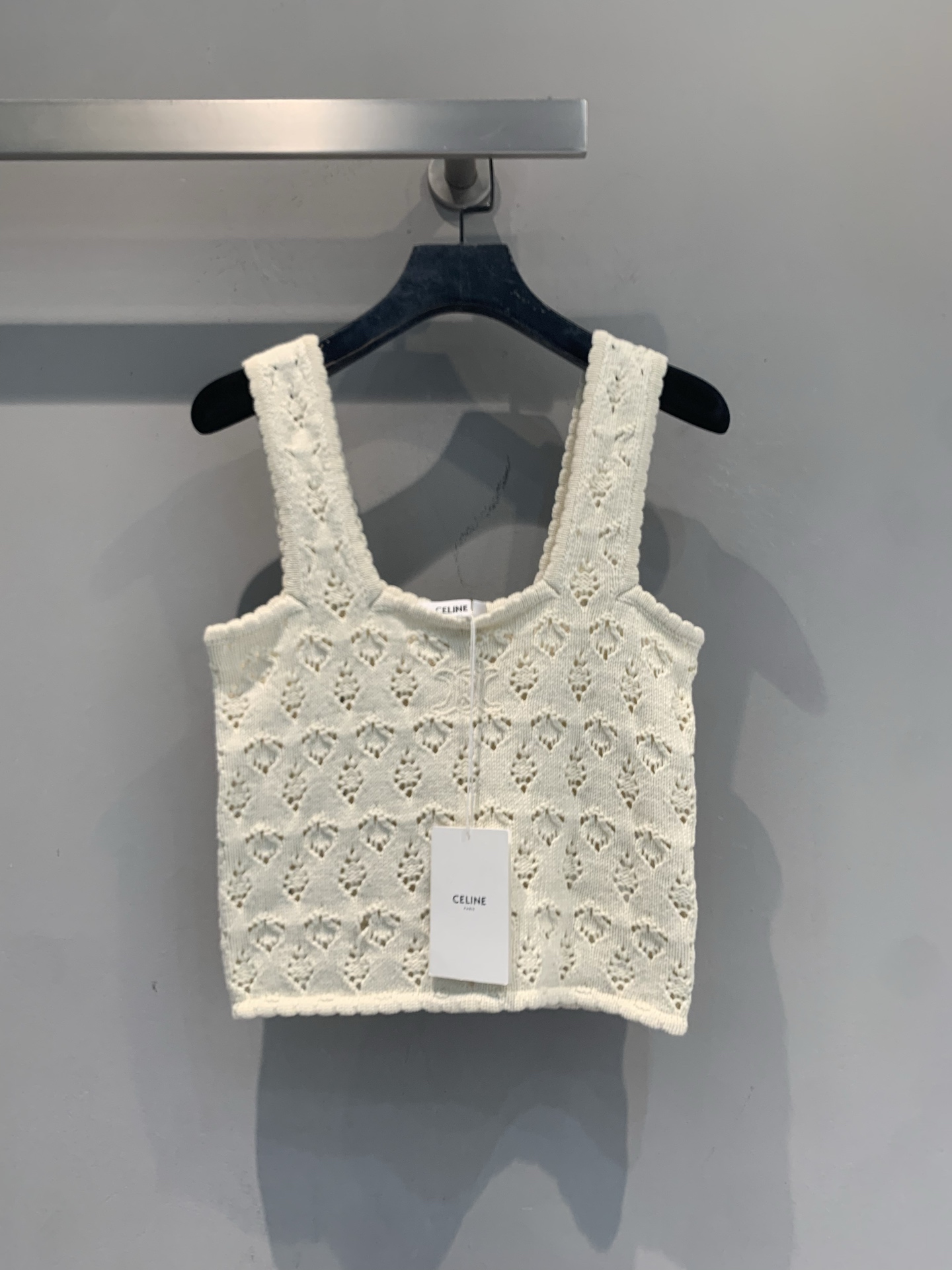 NO:878258,The new model is shipping. The original Celin* spring and summer series crochet hollow vest, milky white knitted, light and breathable, the hollow pattern is super design. Sleeveless and slim fit, paired with high-waisted jeans or short skirts, you can easily get the southern French holiday style!  Suitable for daily wear or vacation, a must-have for fashionistas!  Code numberSML,,celine,skirts,jeans,19860909新款出货啦 原版开发 Celin*春夏系列钩针镂空背心,奶白色针织,轻盈透气,镂空花纹超有设计感.无袖修身剪裁,搭配高腰牛仔裤或短裙,轻松get南法度假风！日常或度假都很适合穿,时髦精必入！码数SML,,celine,skirts,jeans,,Women's clothing
