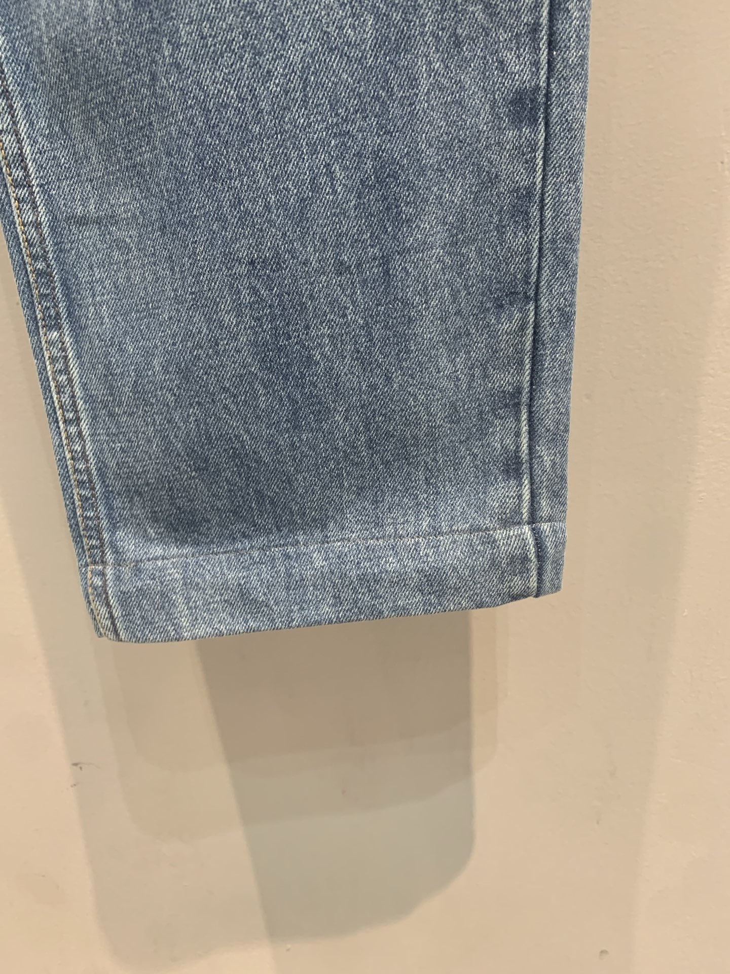 新款🆕 原版开发 Celin*春夏新款时髦百搭凯旋门链条高腰直筒牛仔裤，经典浅蓝水洗丹宁，复古男友风廓形