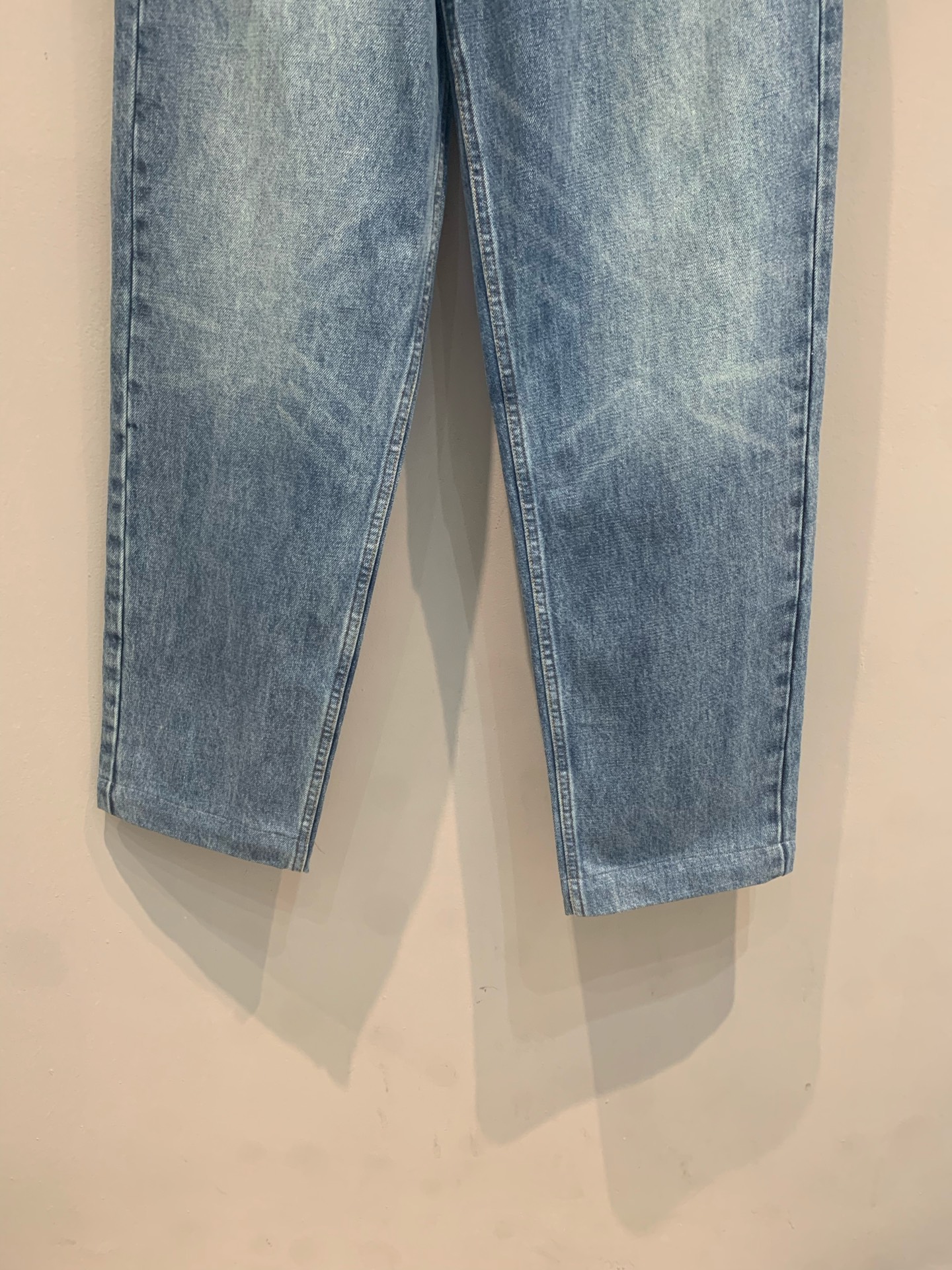 新款🆕 原版开发 Celin*春夏新款时髦百搭凯旋门链条高腰直筒牛仔裤，经典浅蓝水洗丹宁，复古男友风廓形