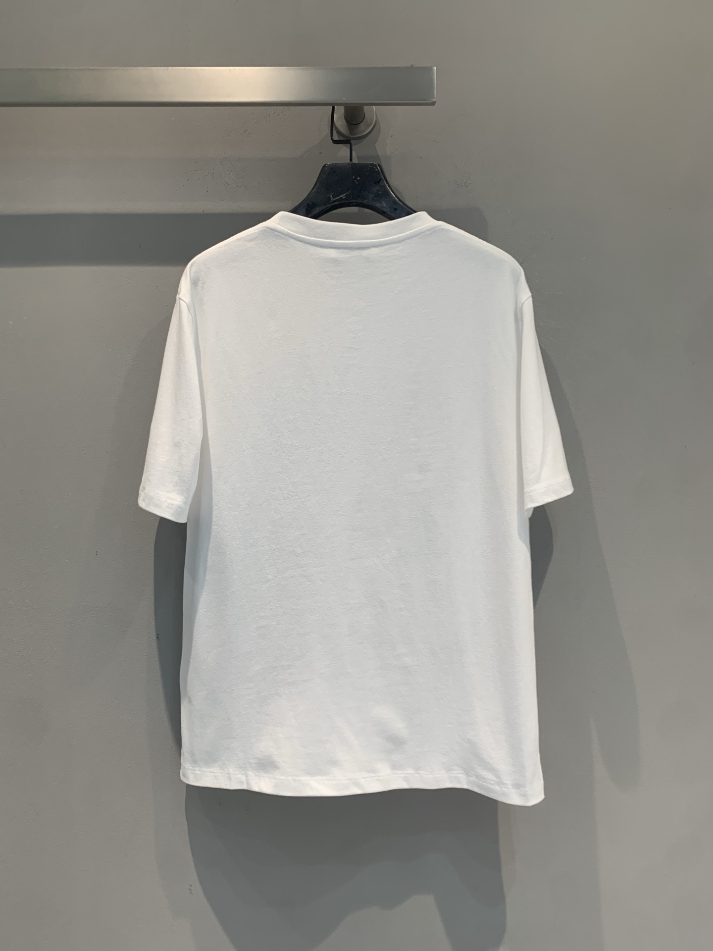 新款🆕 原版开发 Celin*春夏新款时髦百搭弧形字体短袖T恤，正面“CELINE PARIS”超有辨识